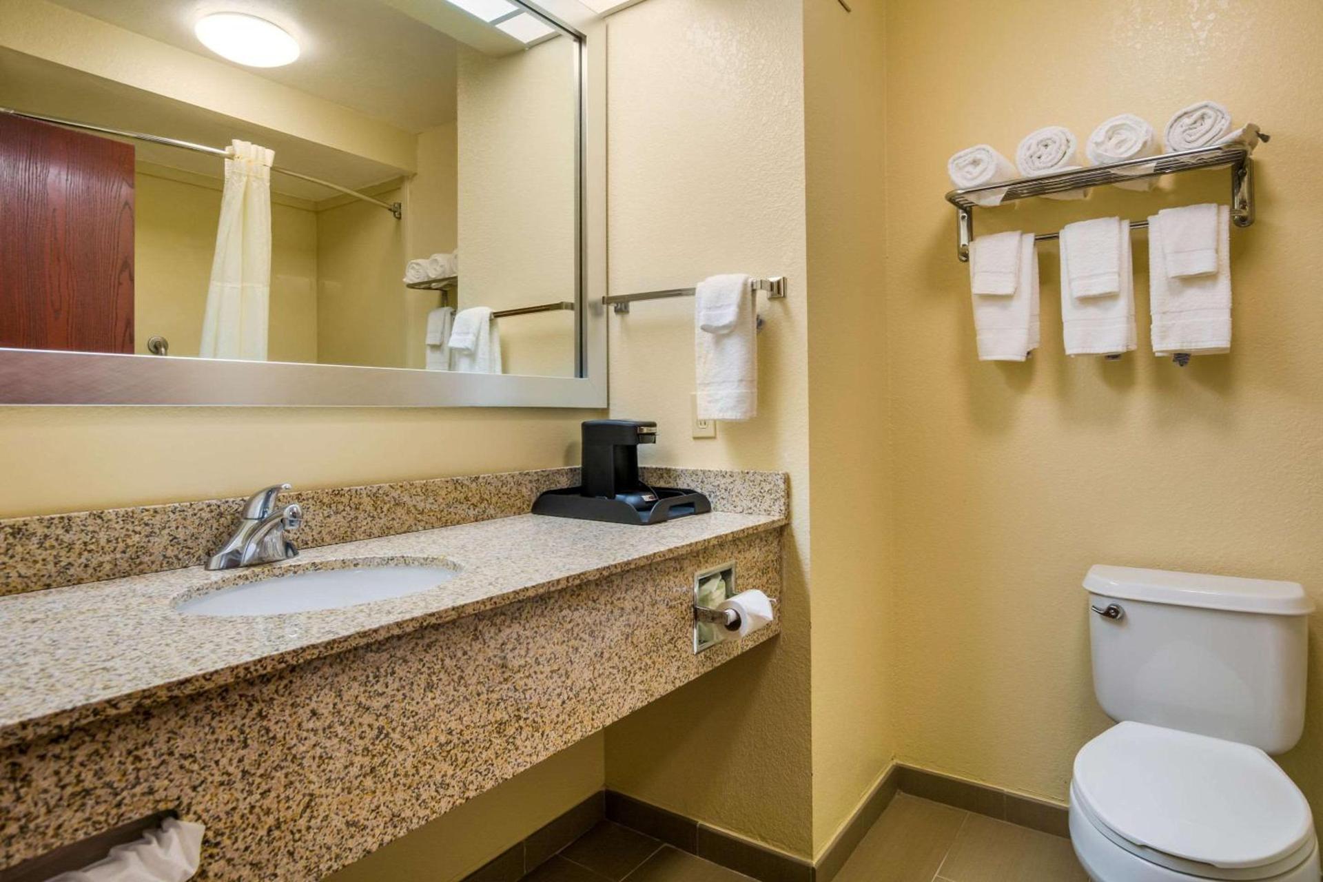 Quality Inn & Suites Sellersburg - Louisville Area photo 29