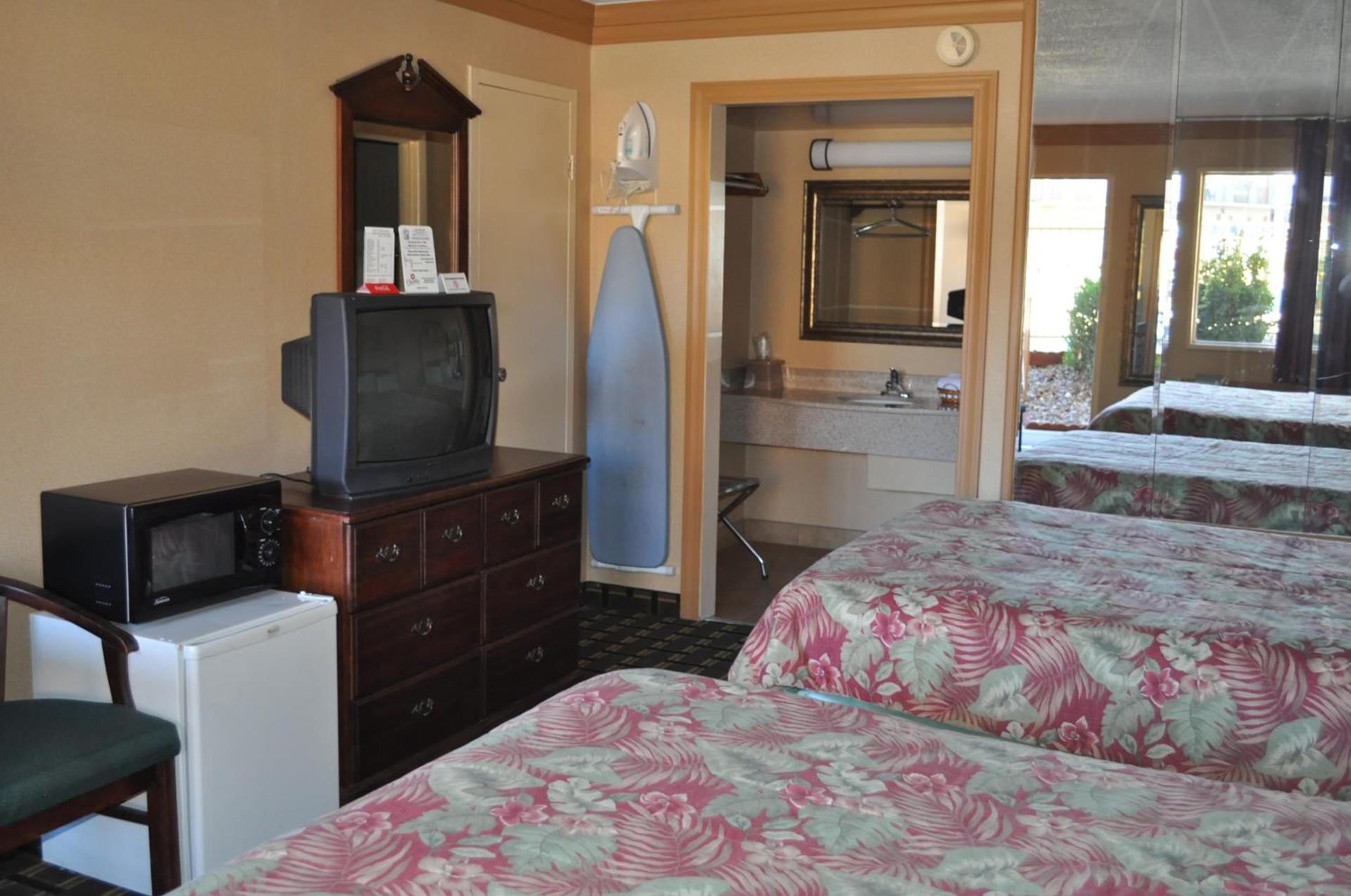 Executive Inn, Springdale photo 16