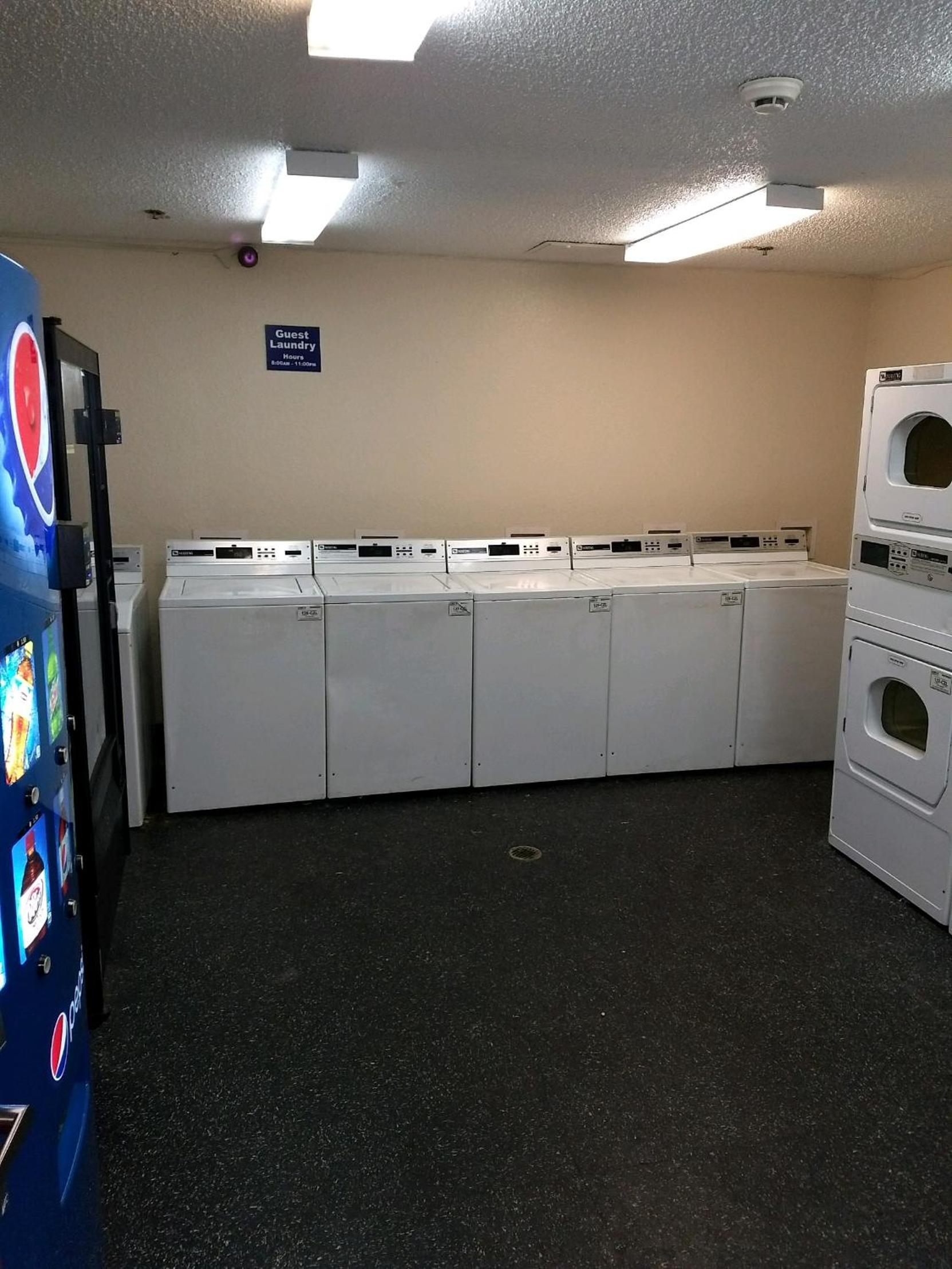 InTown Suites Extended Stay Jacksonville FL - Beach Blvd photo 9