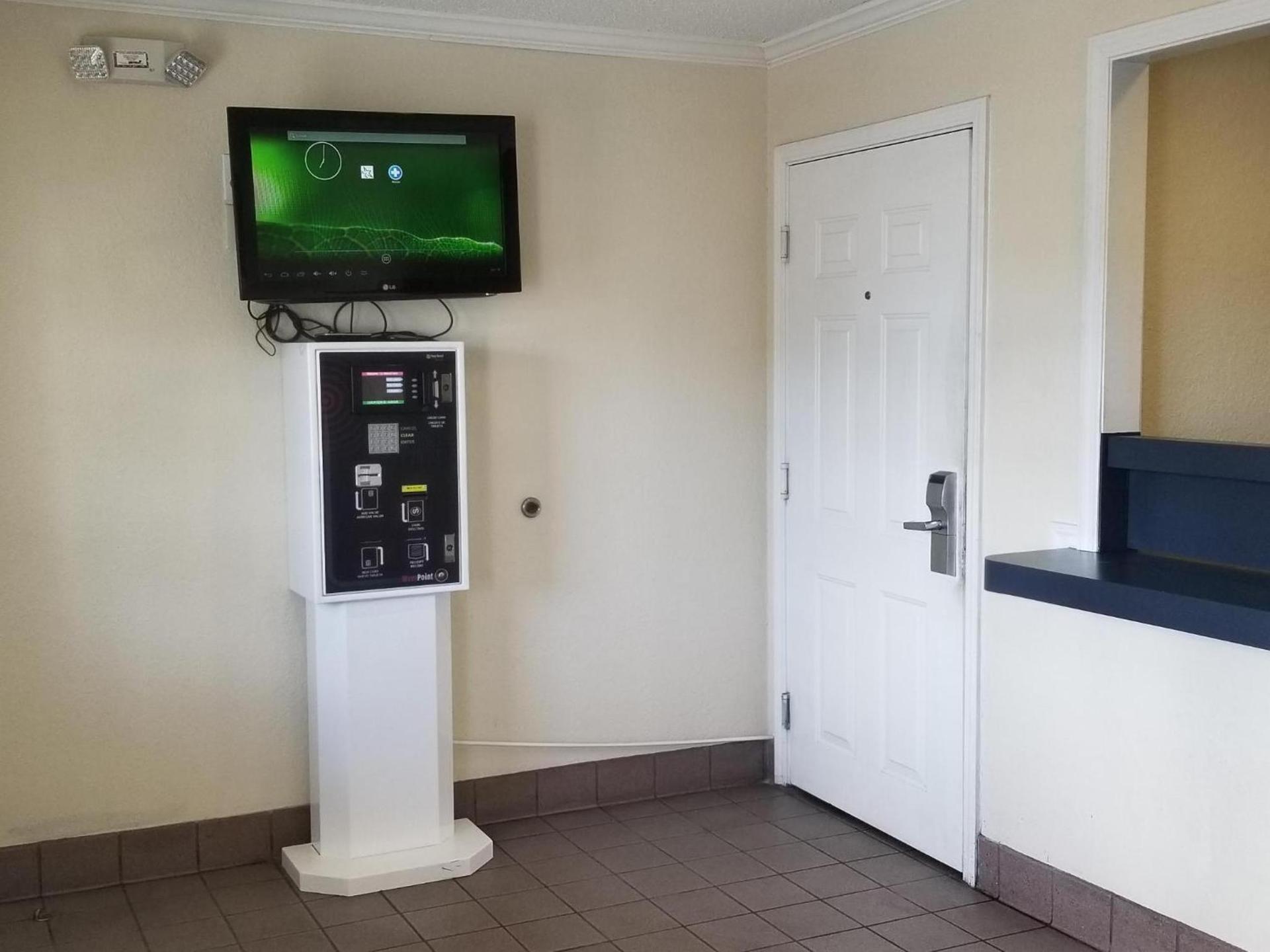 InTown Suites Extended Stay Jacksonville FL - Beach Blvd photo 2