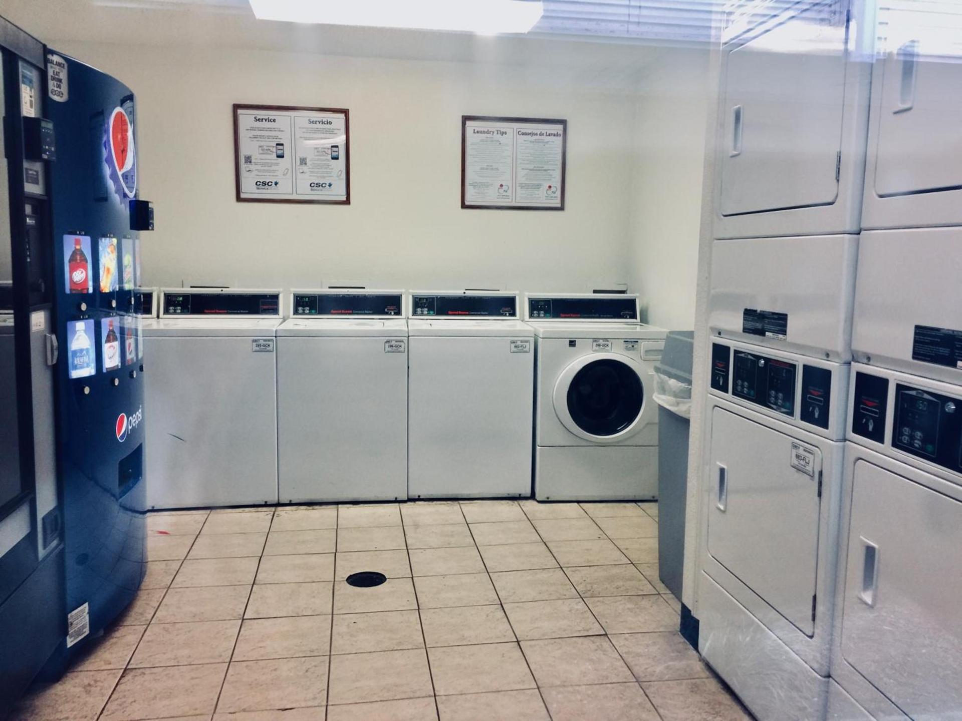 InTown Suites Extended Stay Jacksonville FL St Johns Bluff Rd photo 5