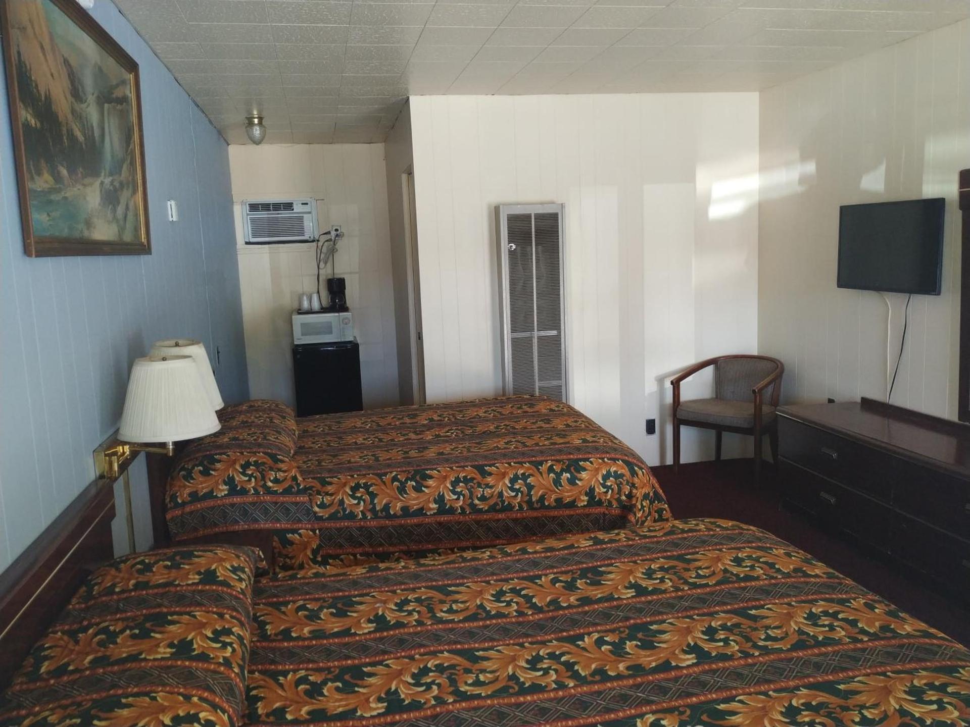 Edgewood Motel photo 2