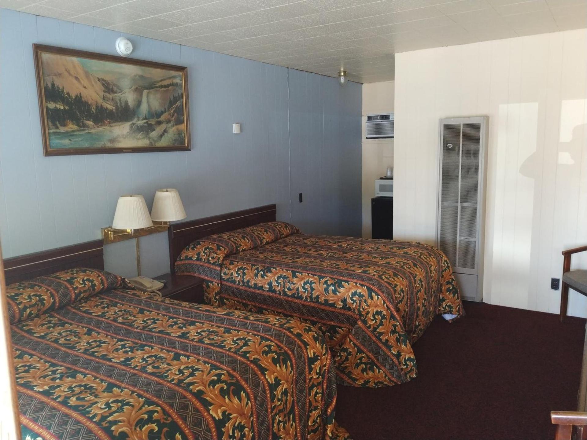 Edgewood Motel photo 3