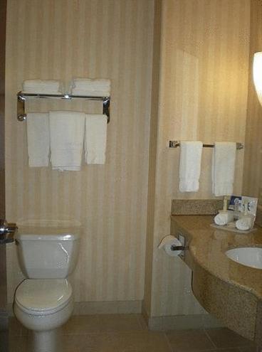 Holiday Inn Express Delano Highway 99 by IHG photo 7