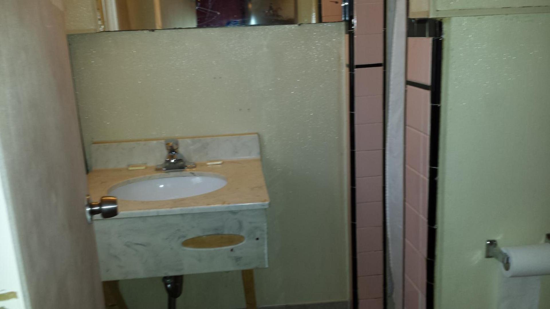 Hallmark Motel photo 10