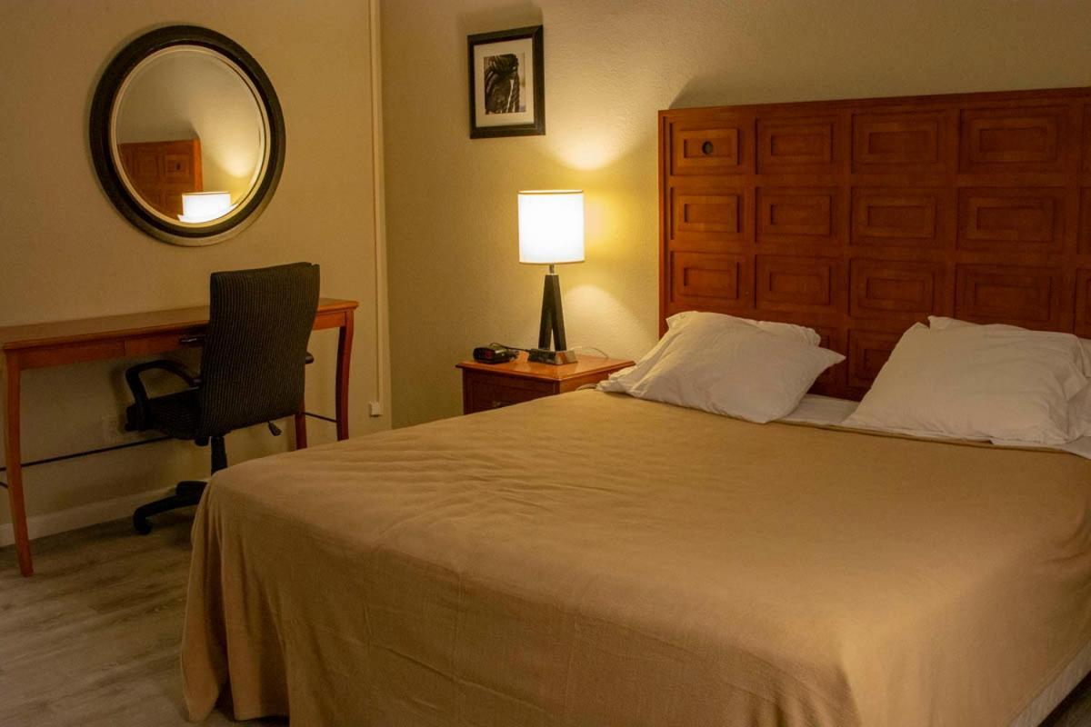SOUTHERN STAR INN photo 6