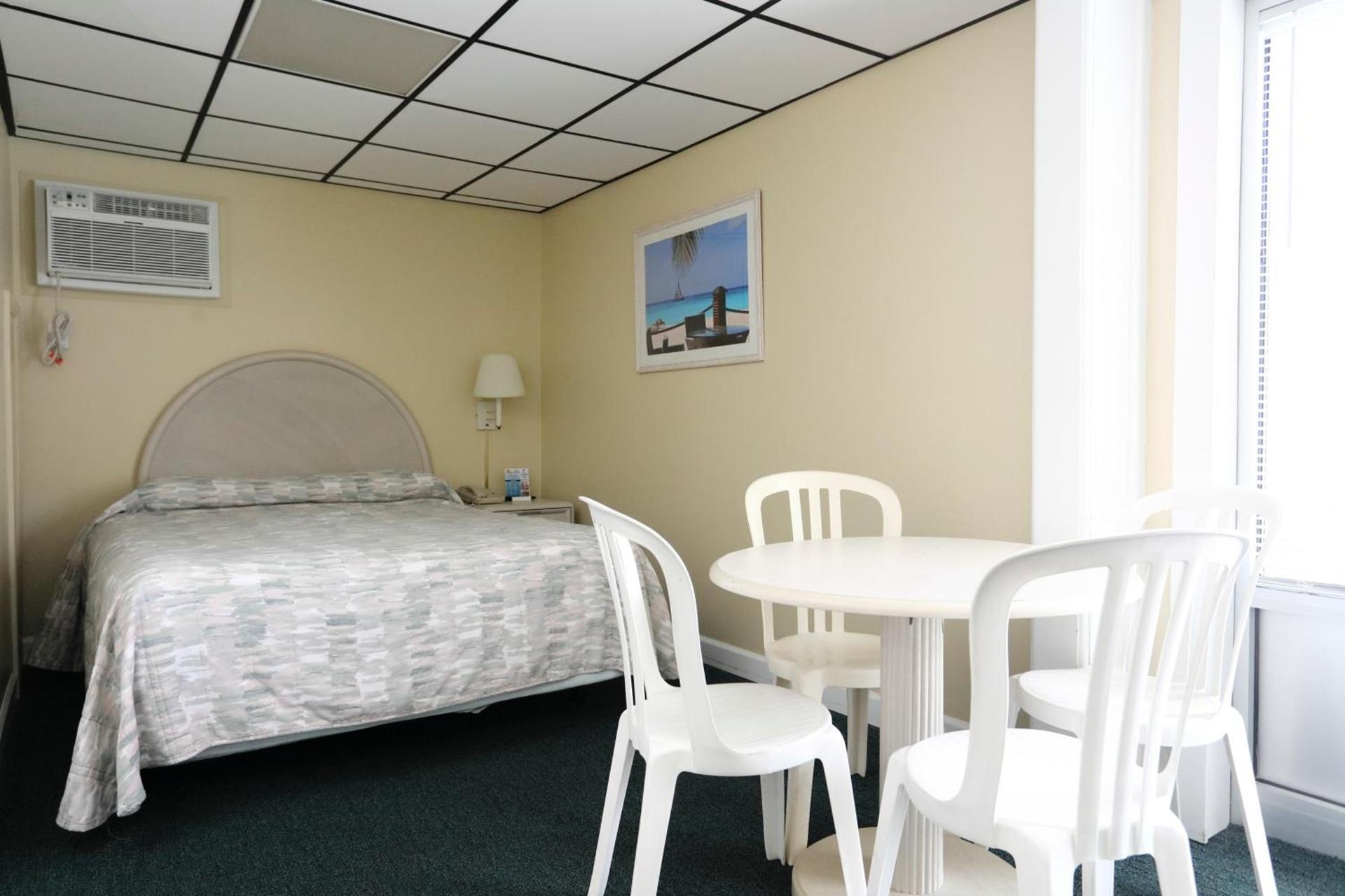 Riviera Resort & Suites photo 17