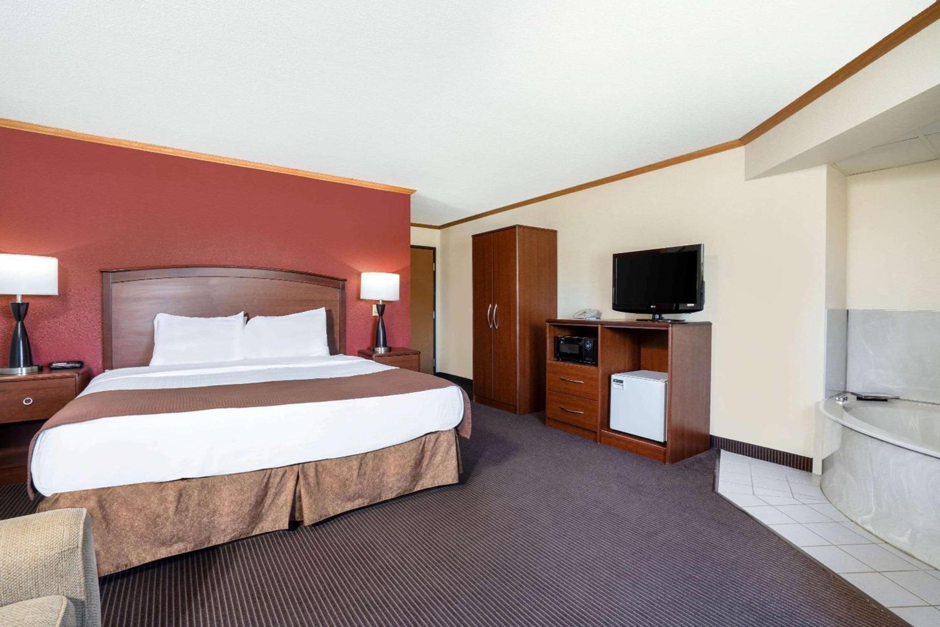 AmericInn by Wyndham Park Rapids photo 18