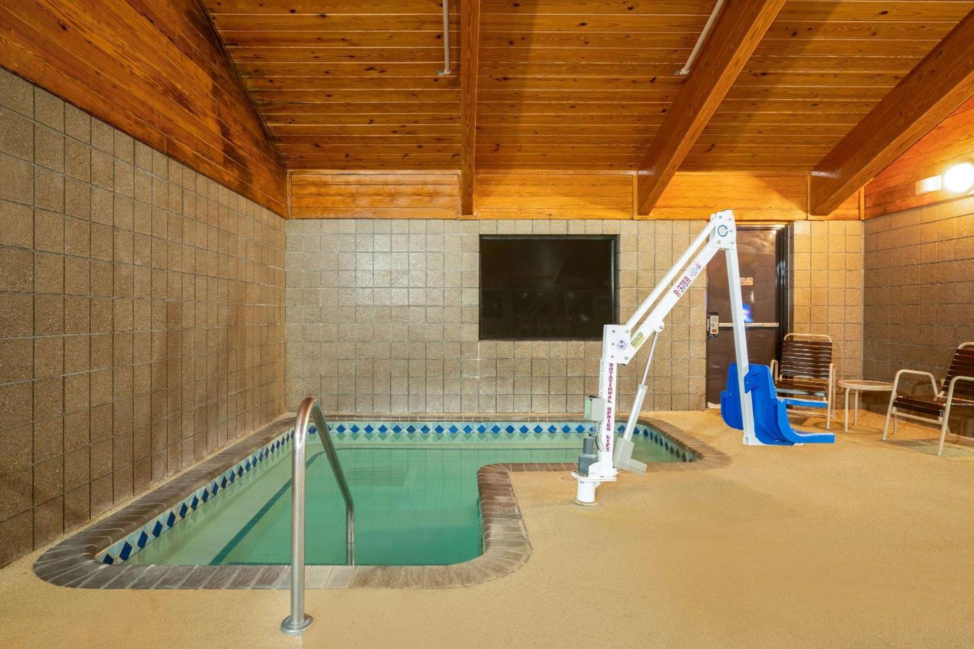 AmericInn by Wyndham Park Rapids photo 7