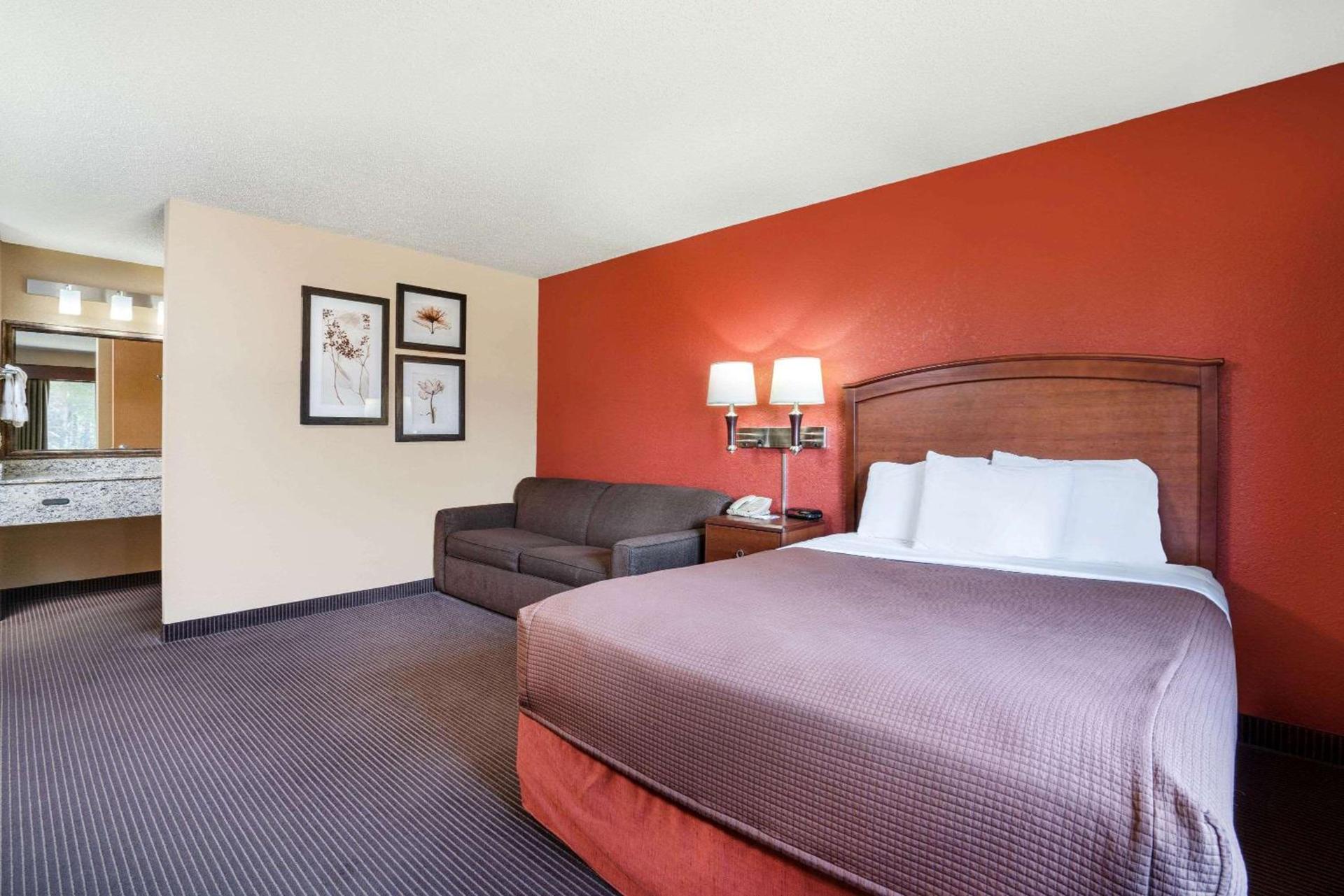 AmericInn by Wyndham Park Rapids photo 11