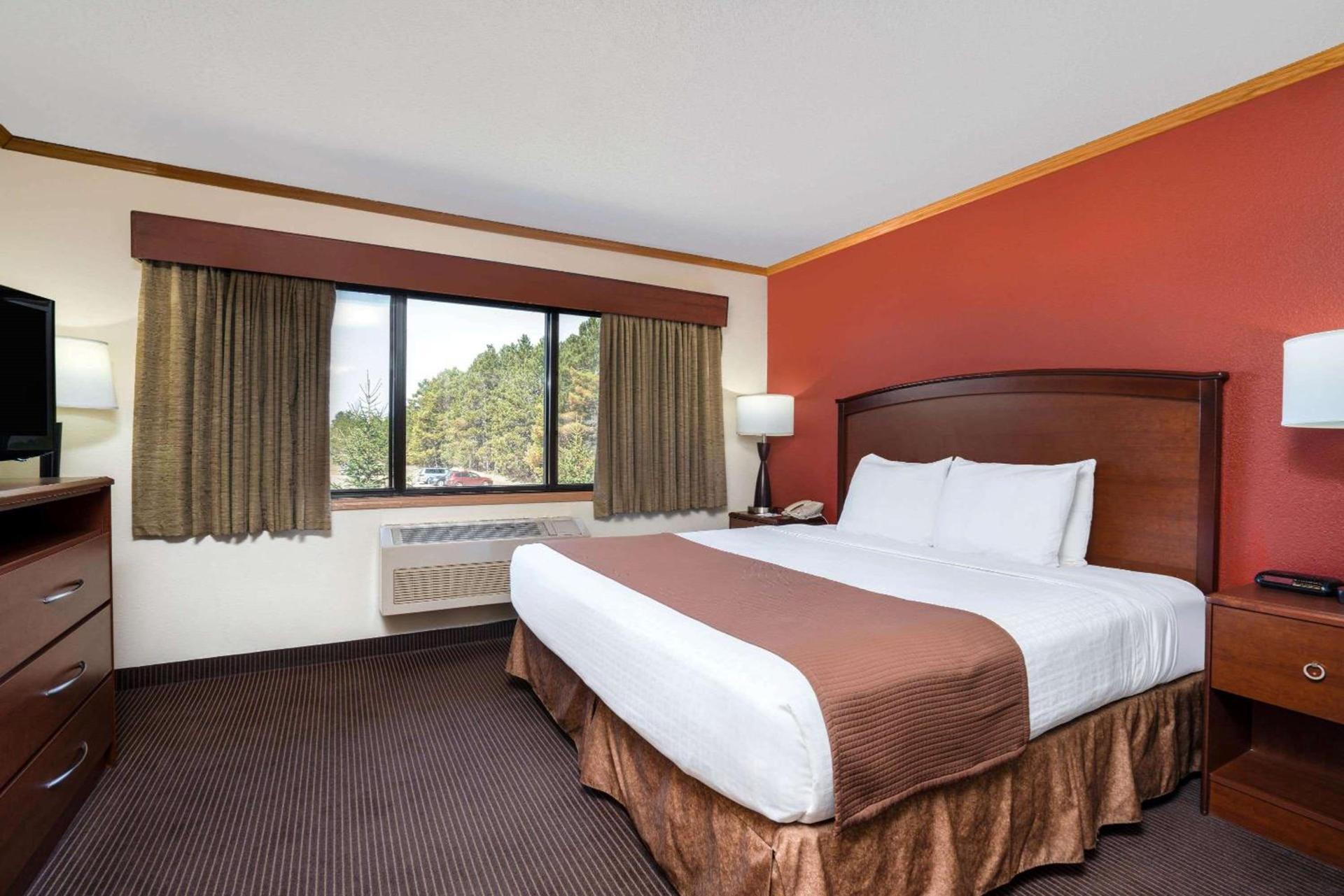 AmericInn by Wyndham Park Rapids photo 16