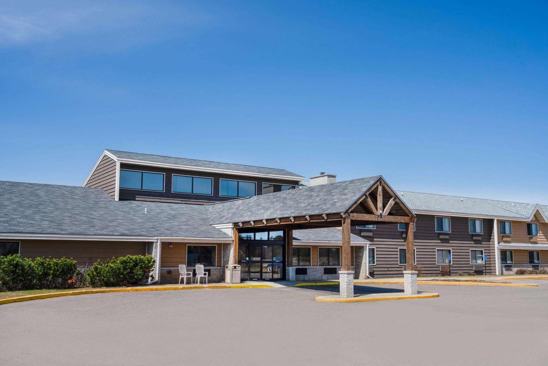 AmericInn by Wyndham Park Rapids photo 2