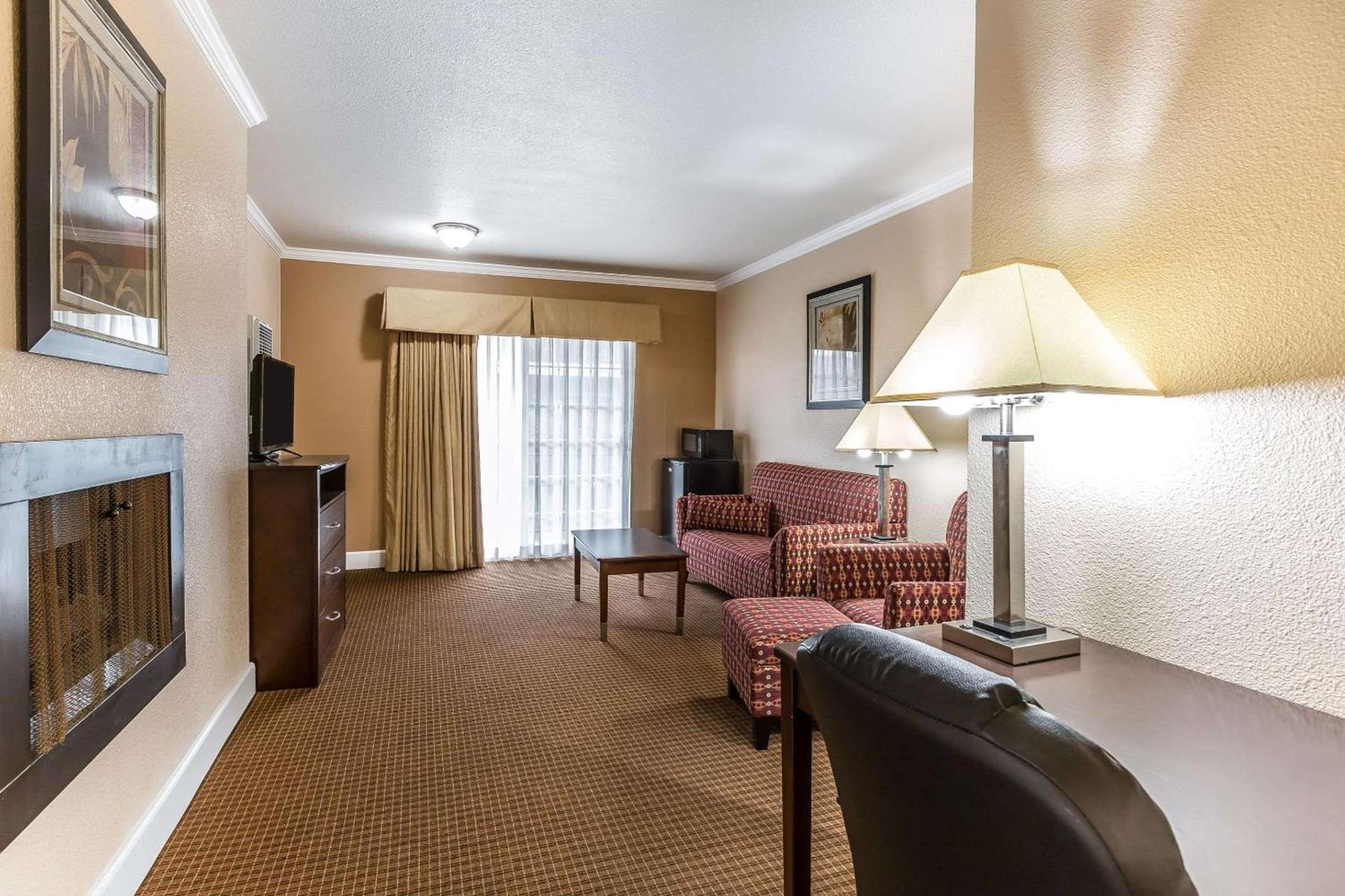 Quality Inn near Hearst Castle photo 31