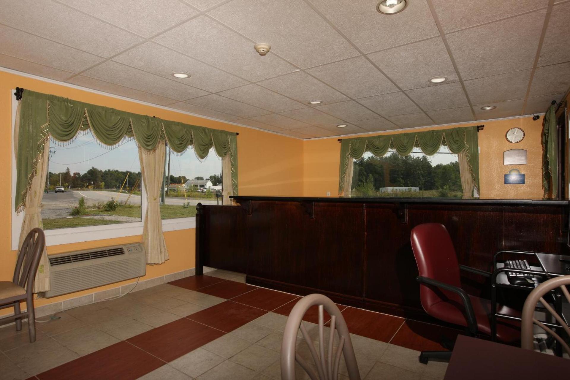 Days Inn by Wyndham Queensbury/Lake George photo 61