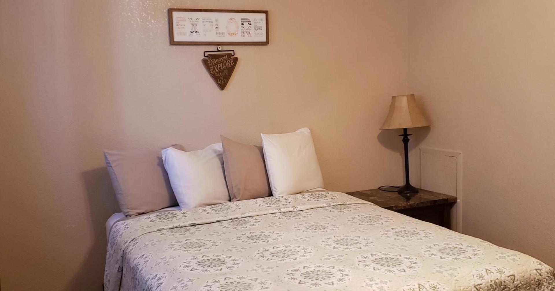 Red Rock Motel and Dam Motel photo 25