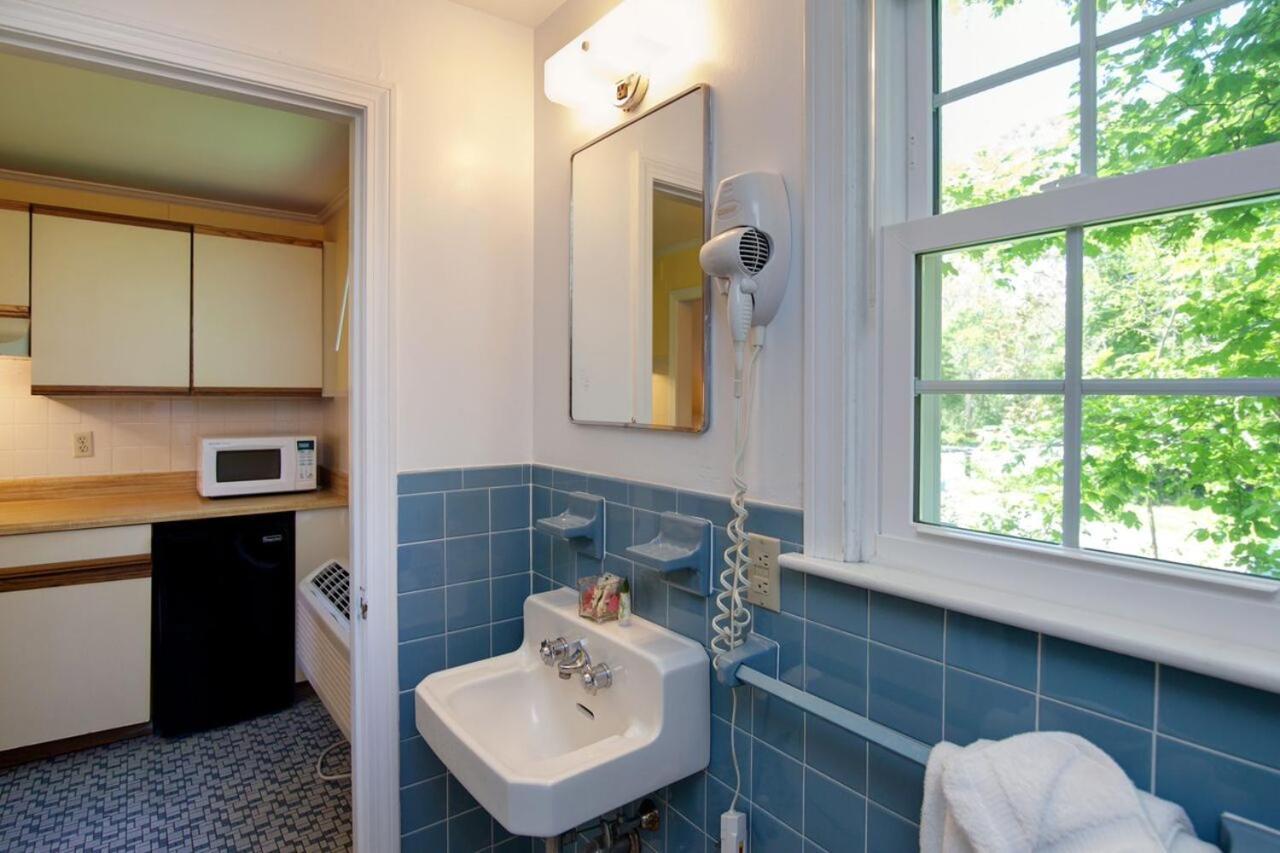 Cape Cod Harbor House Inn photo 23