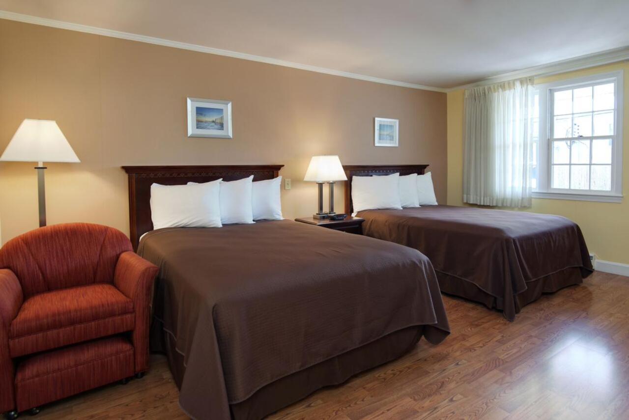 Cape Cod Harbor House Inn photo 26