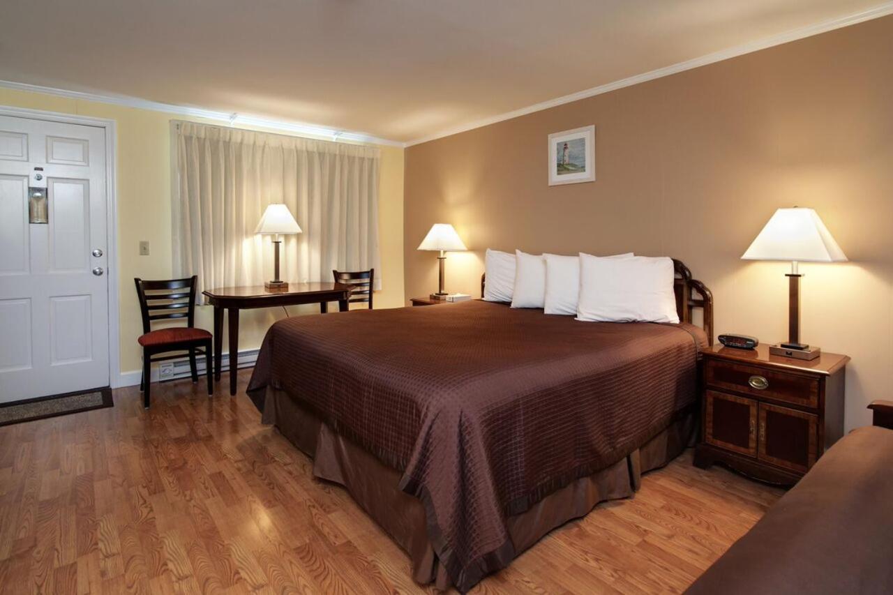 Cape Cod Harbor House Inn photo 12