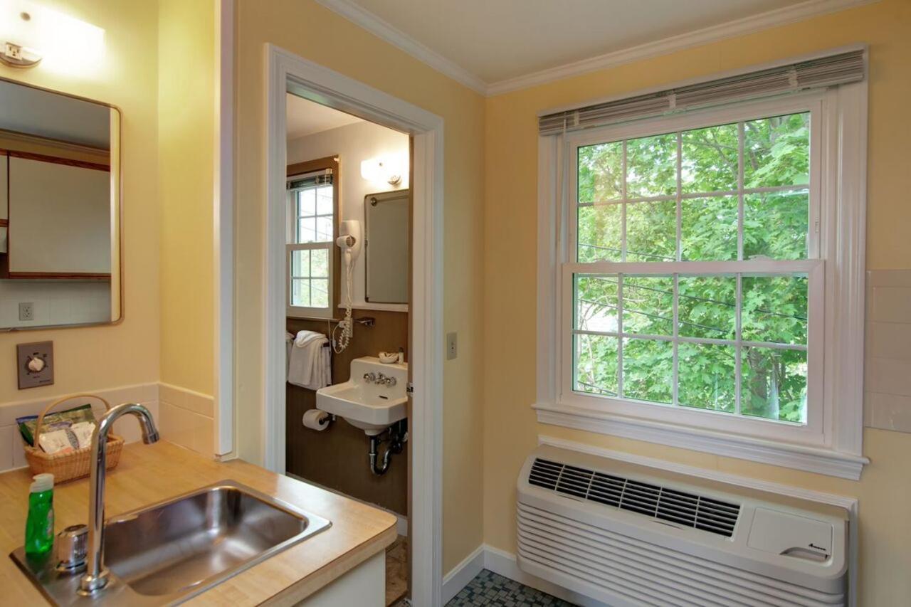 Cape Cod Harbor House Inn photo 13