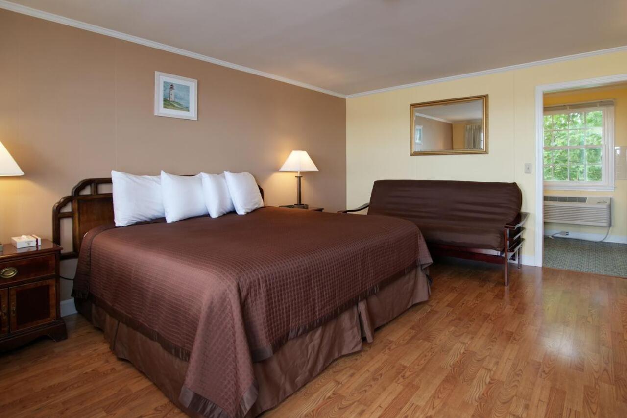 Cape Cod Harbor House Inn photo 14