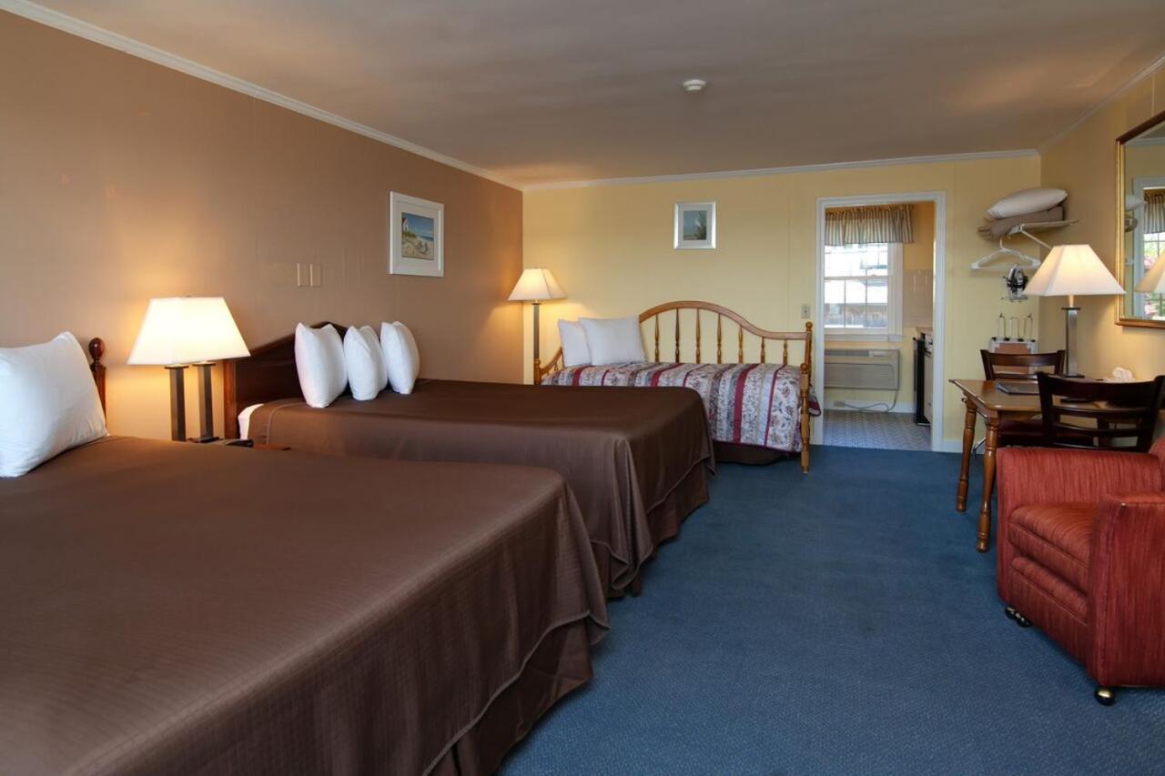Cape Cod Harbor House Inn photo 8