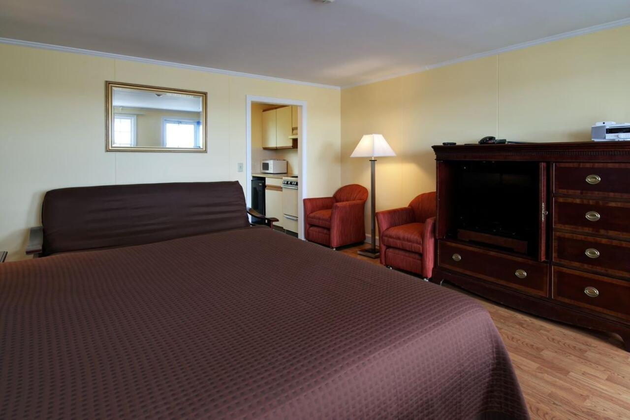 Cape Cod Harbor House Inn photo 16