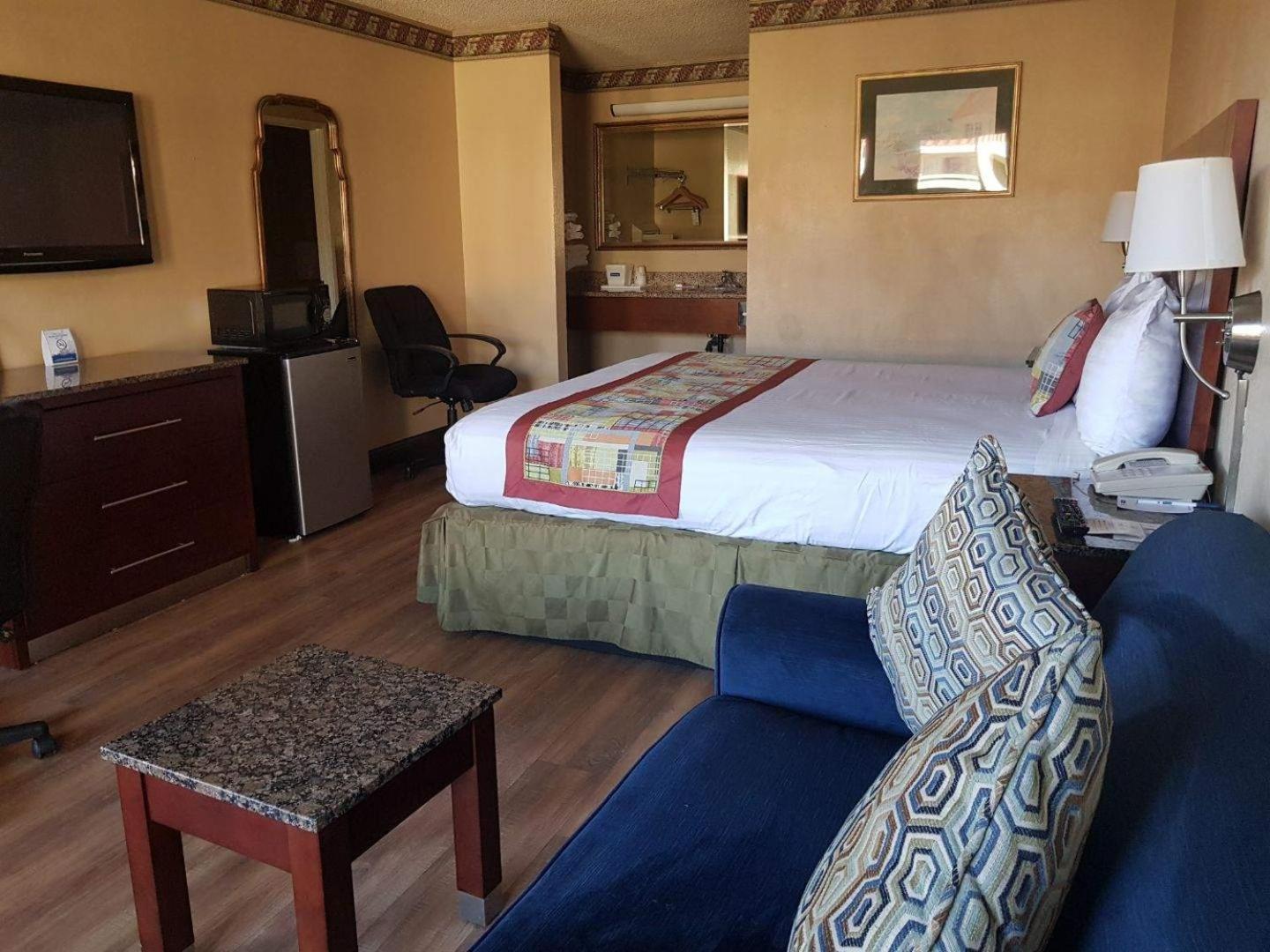 Travelodge by Wyndham Costa Mesa Newport Beach Hacienda photo 18
