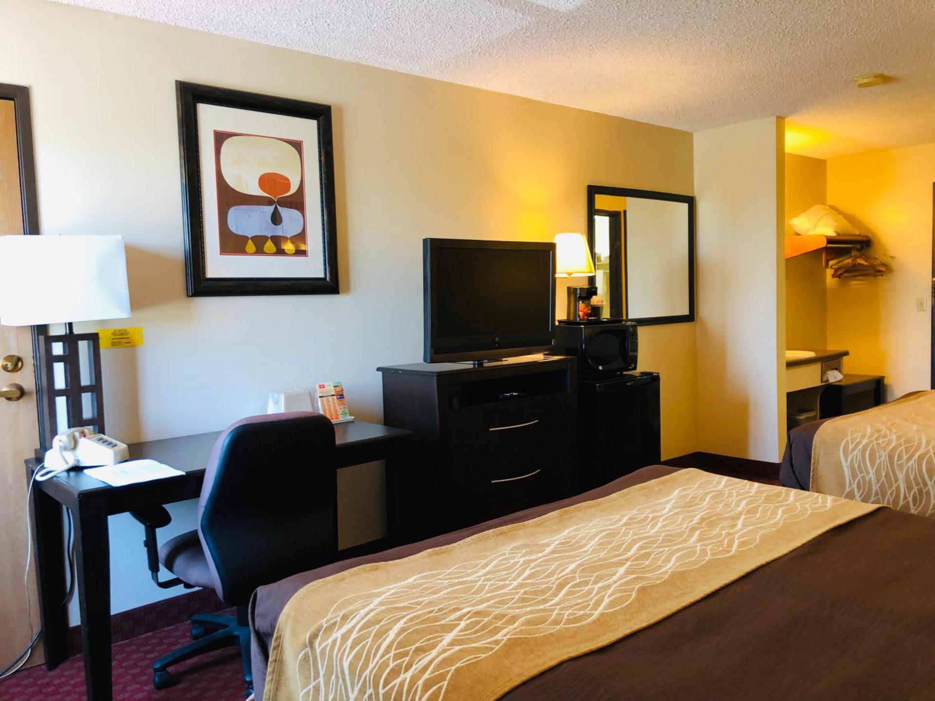 Super 8 by Wyndham Omaha SW photo 63