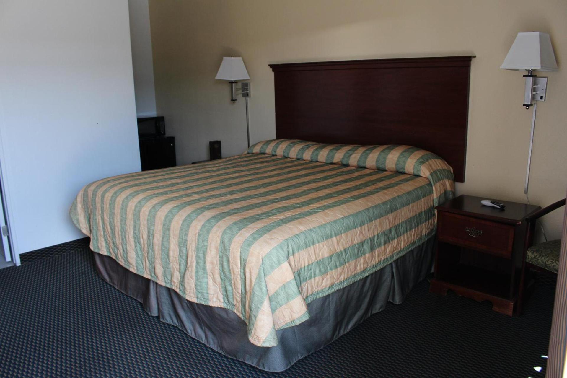 Deluxe Inn Fort Stockton photo 14