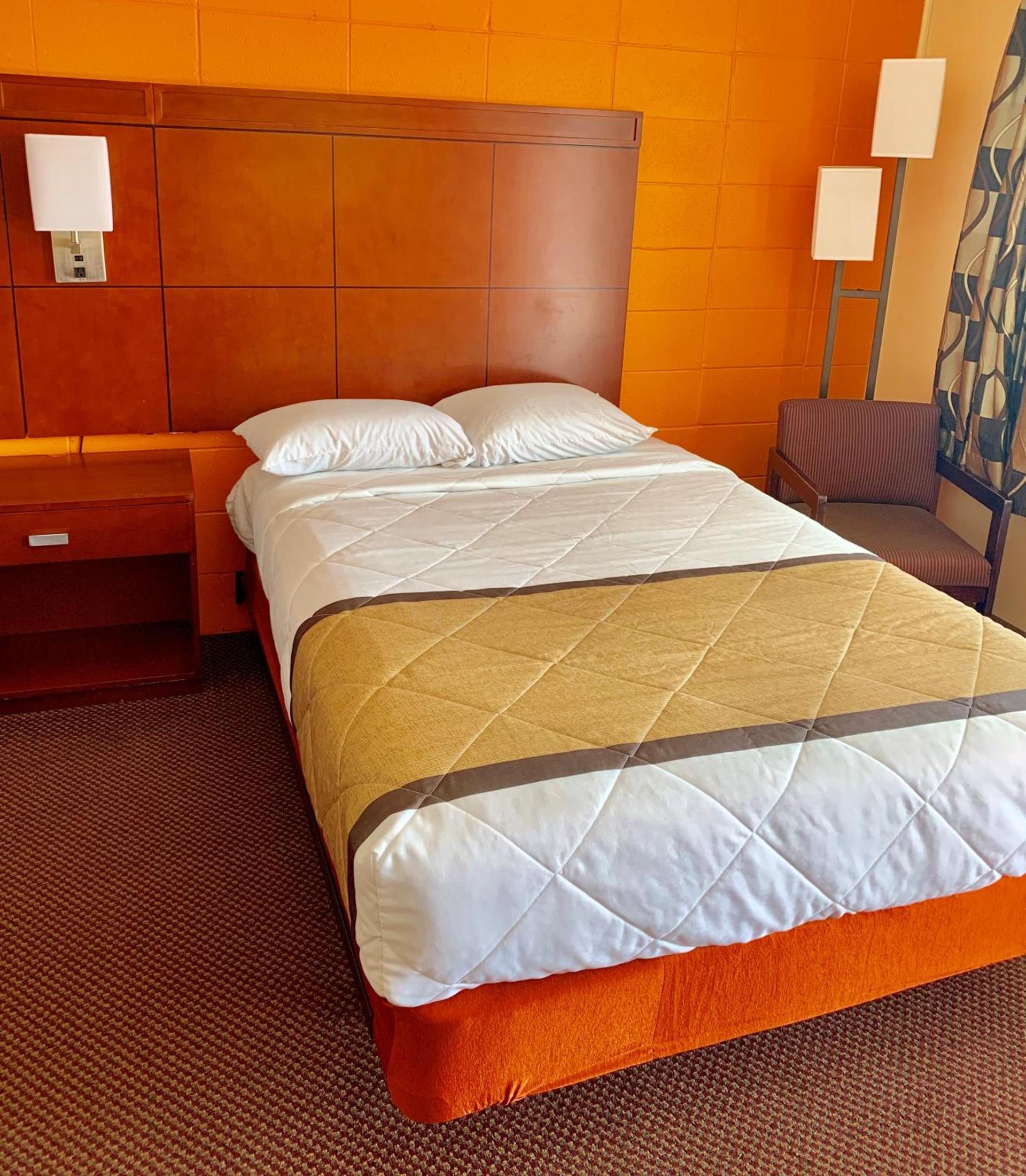 Budget Inn Mifflintown photo 29