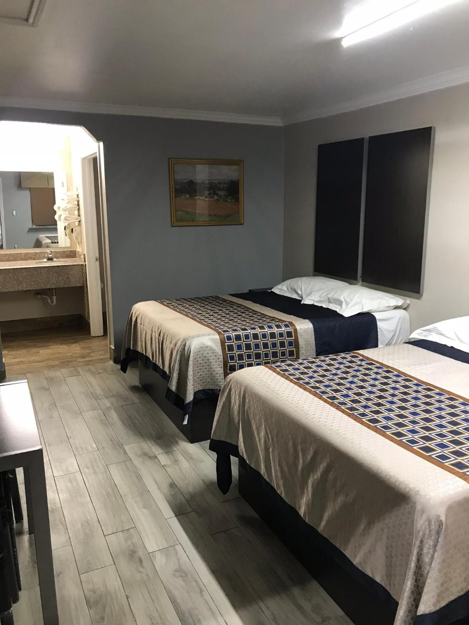 SouthTown S.A. Inn photo 15