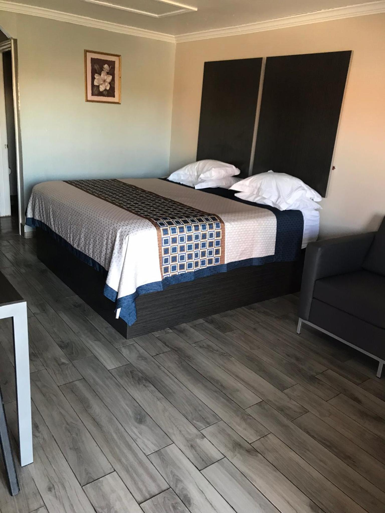 SouthTown S.A. Inn photo 23