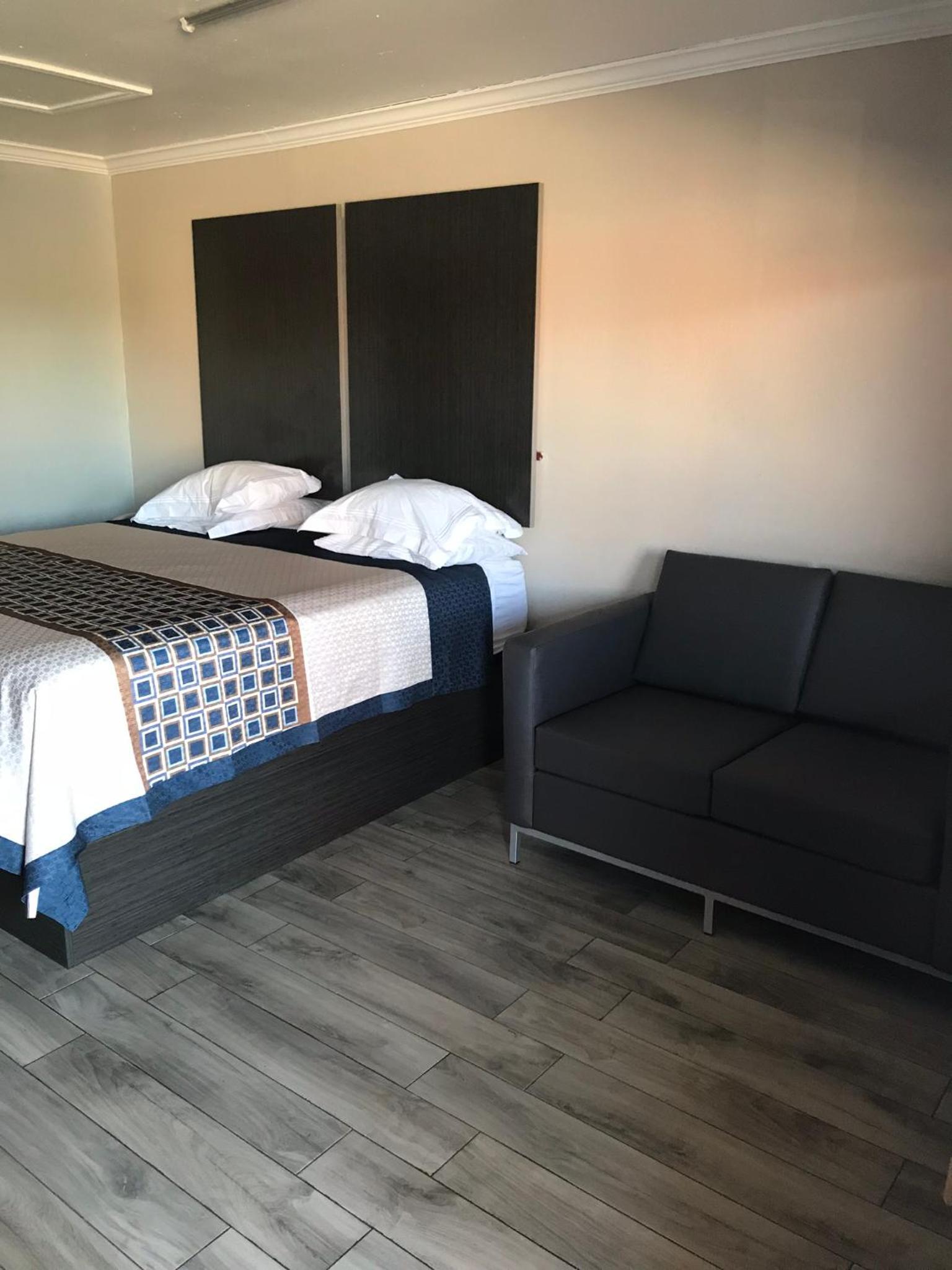 SouthTown S.A. Inn photo 26