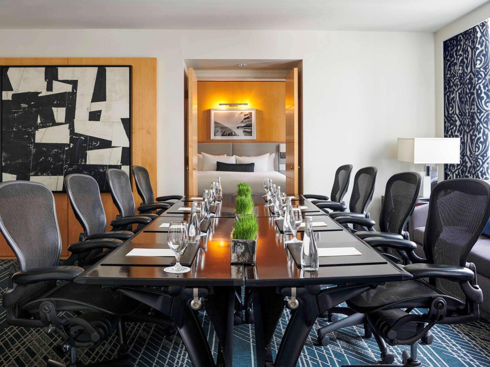Sofitel Chicago Magnificent Mile photo 40