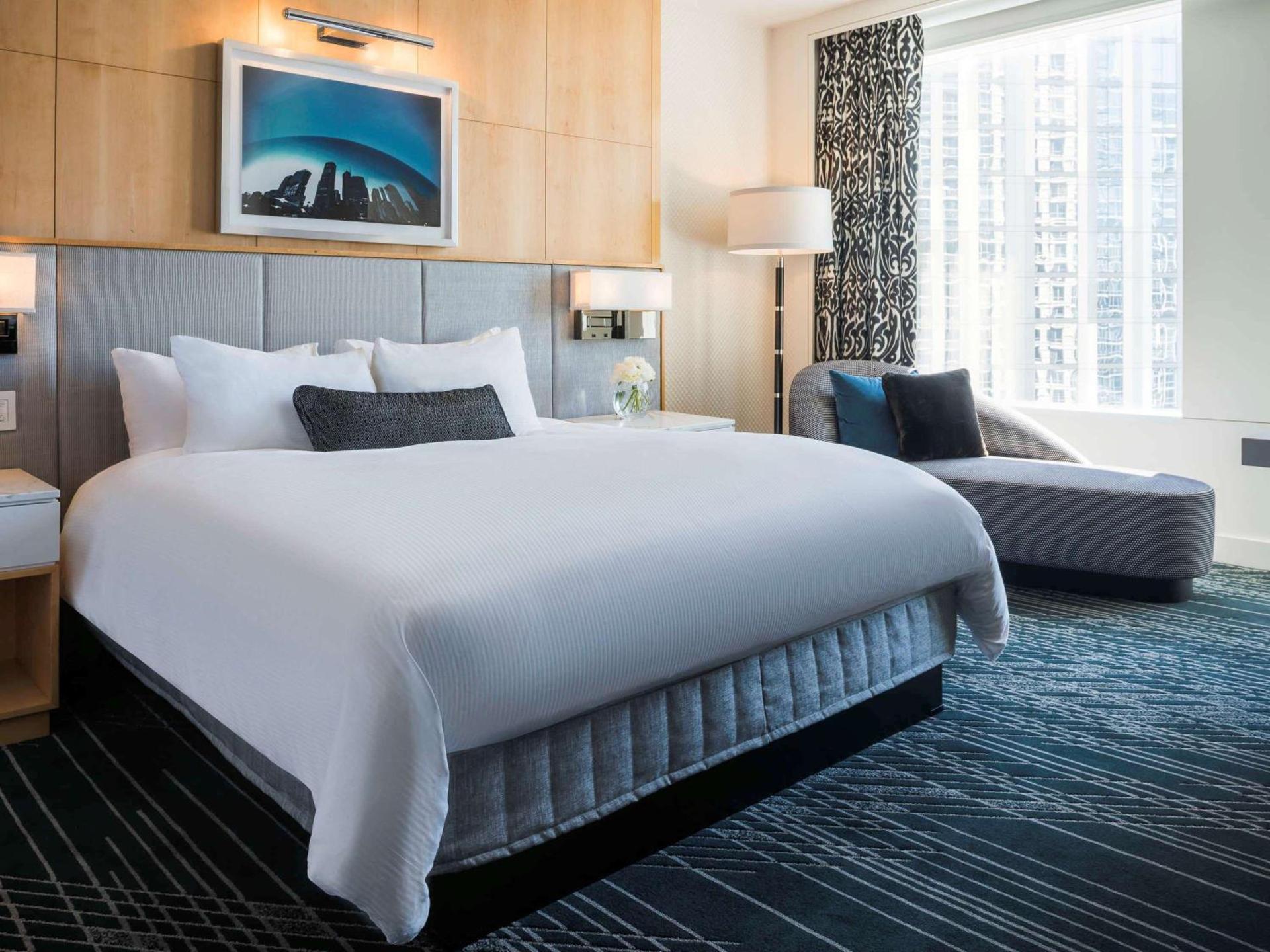 Sofitel Chicago Magnificent Mile photo 42