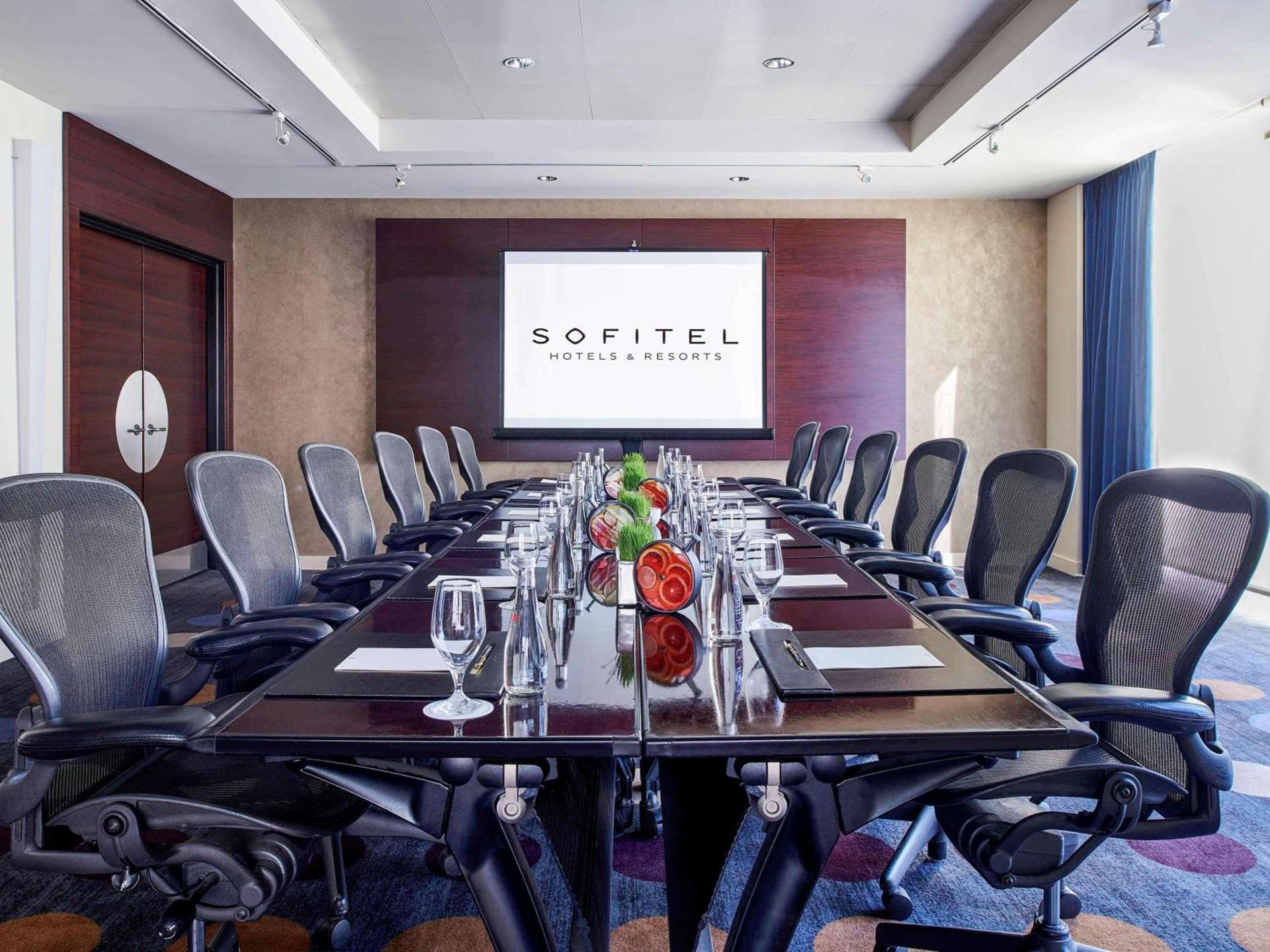 Sofitel Chicago Magnificent Mile photo 37