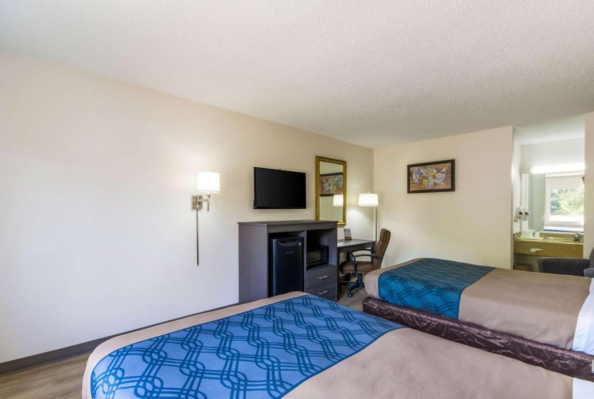 Econo Lodge Little Creek photo 6