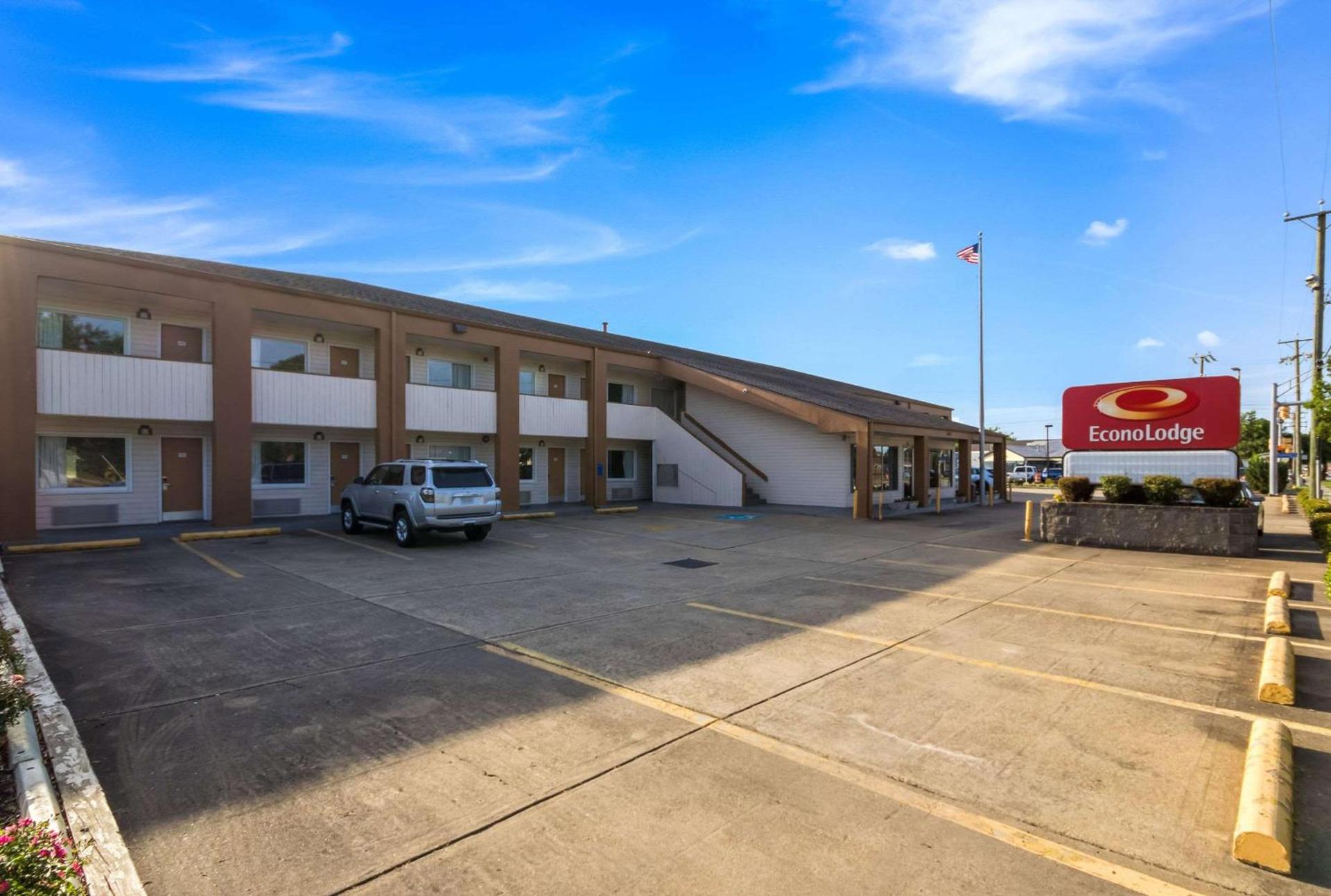 Econo Lodge Little Creek photo 16