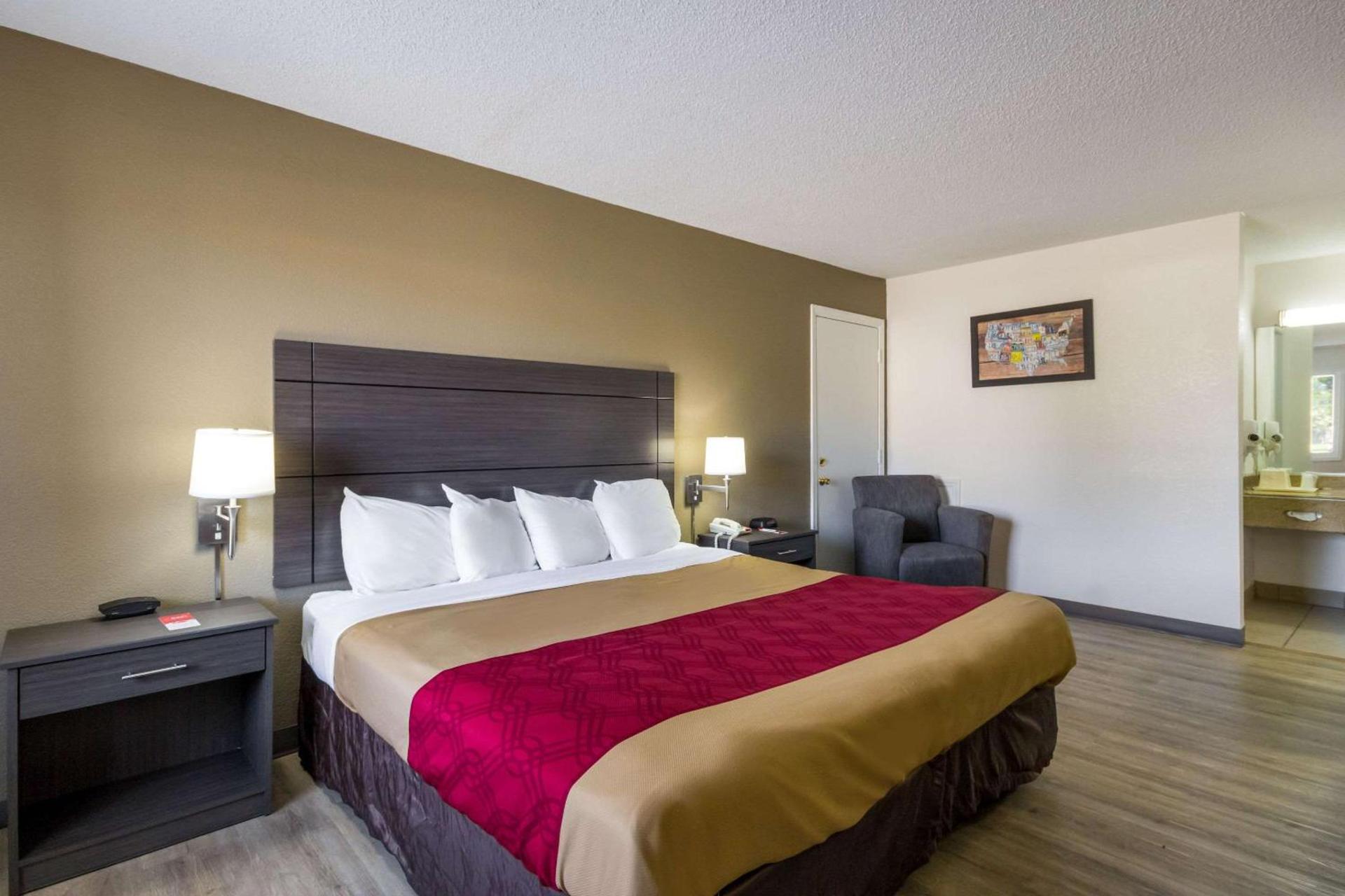 Econo Lodge Little Creek photo 17