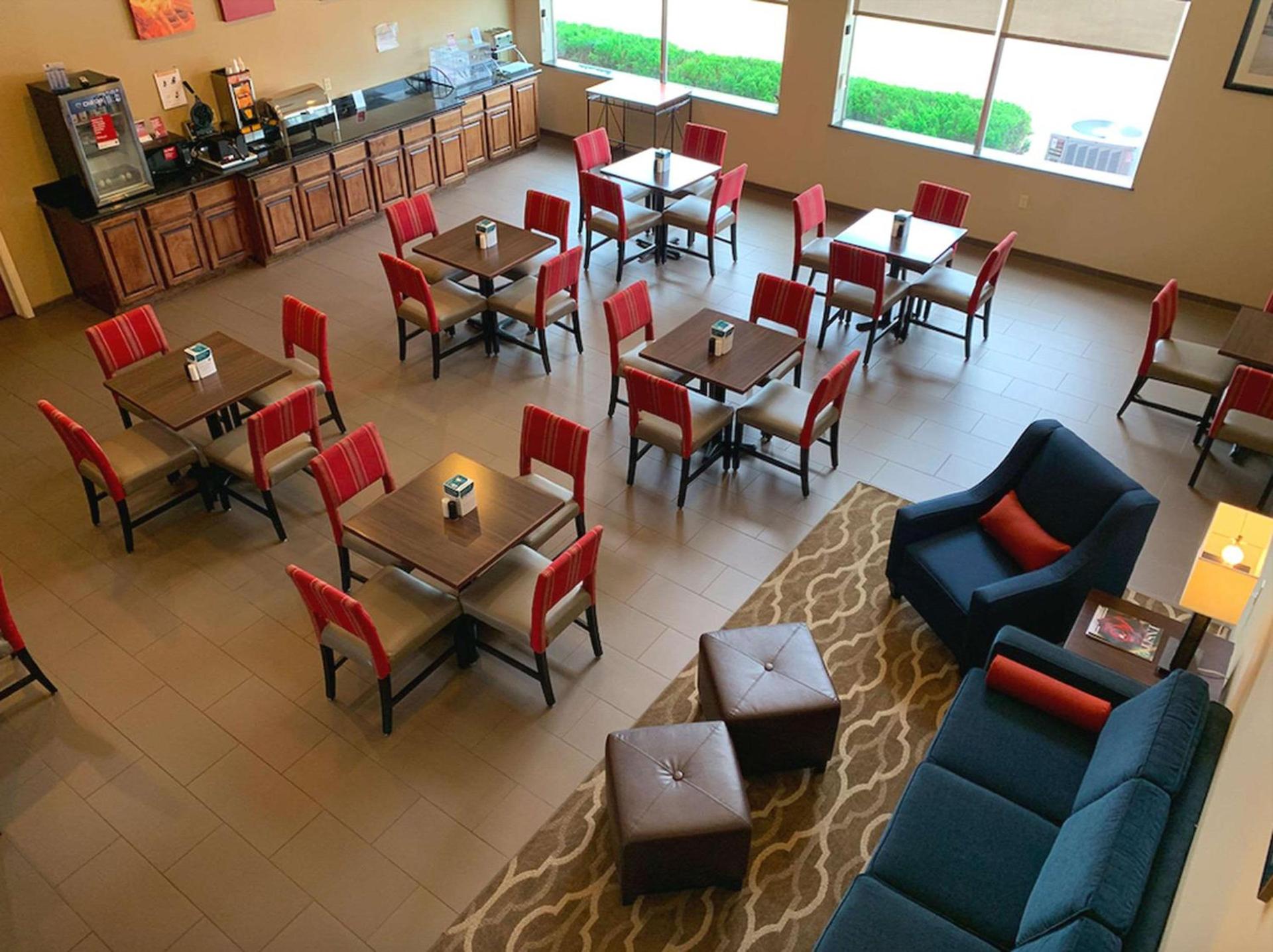 Comfort Suites Texas Ave photo 6