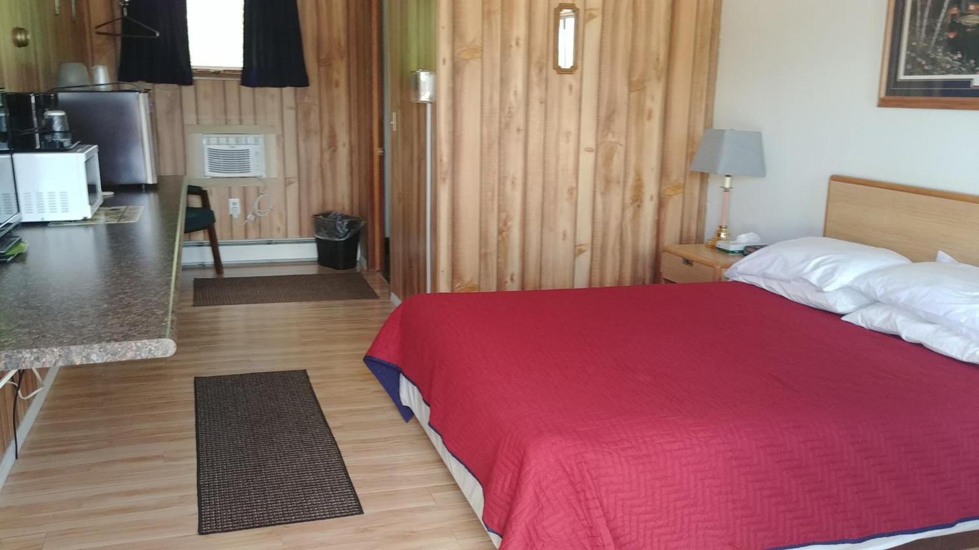 Falls Motel photo 25