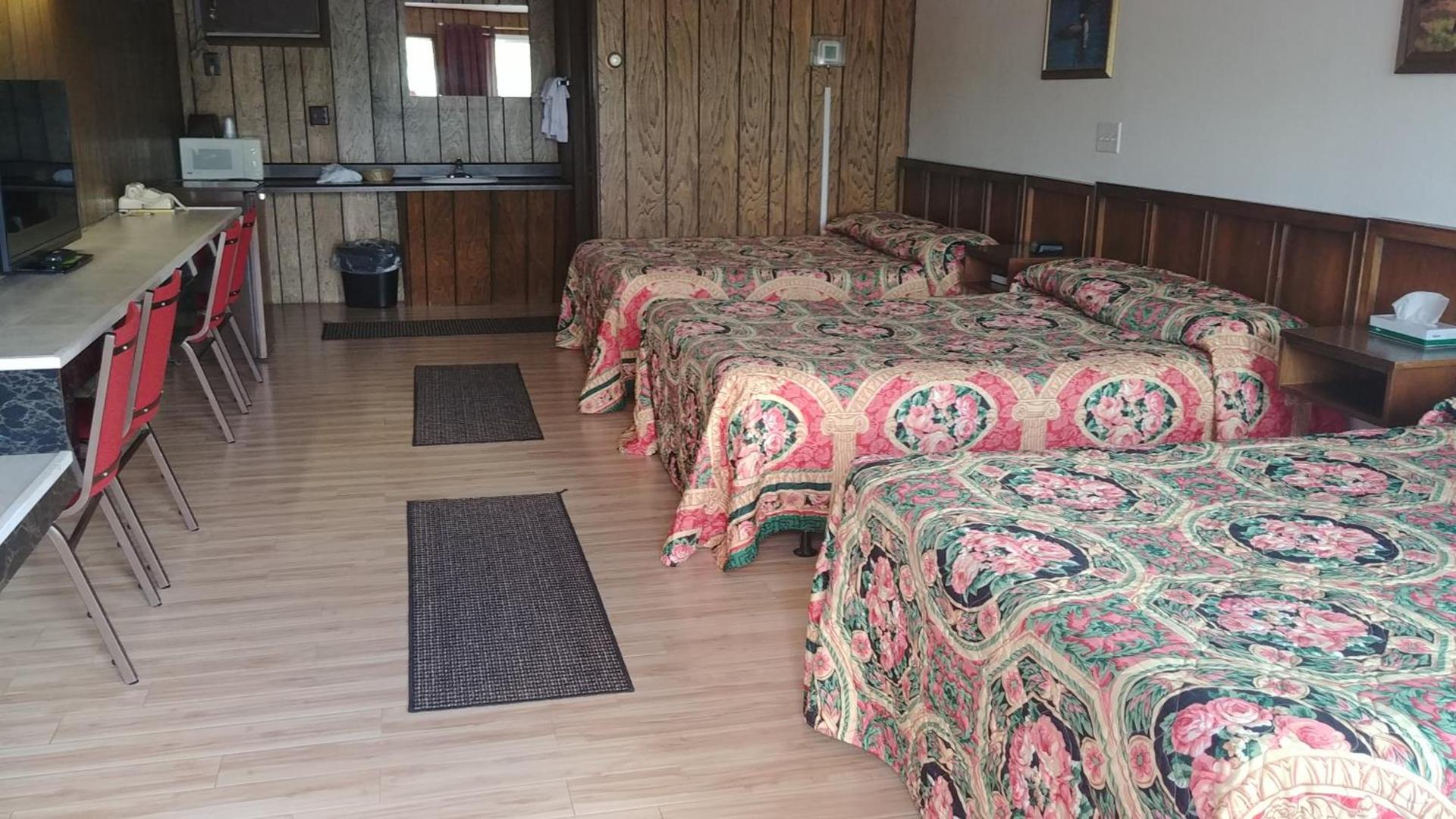 Falls Motel photo 21