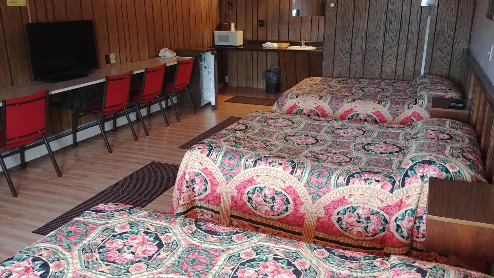 Falls Motel photo 20