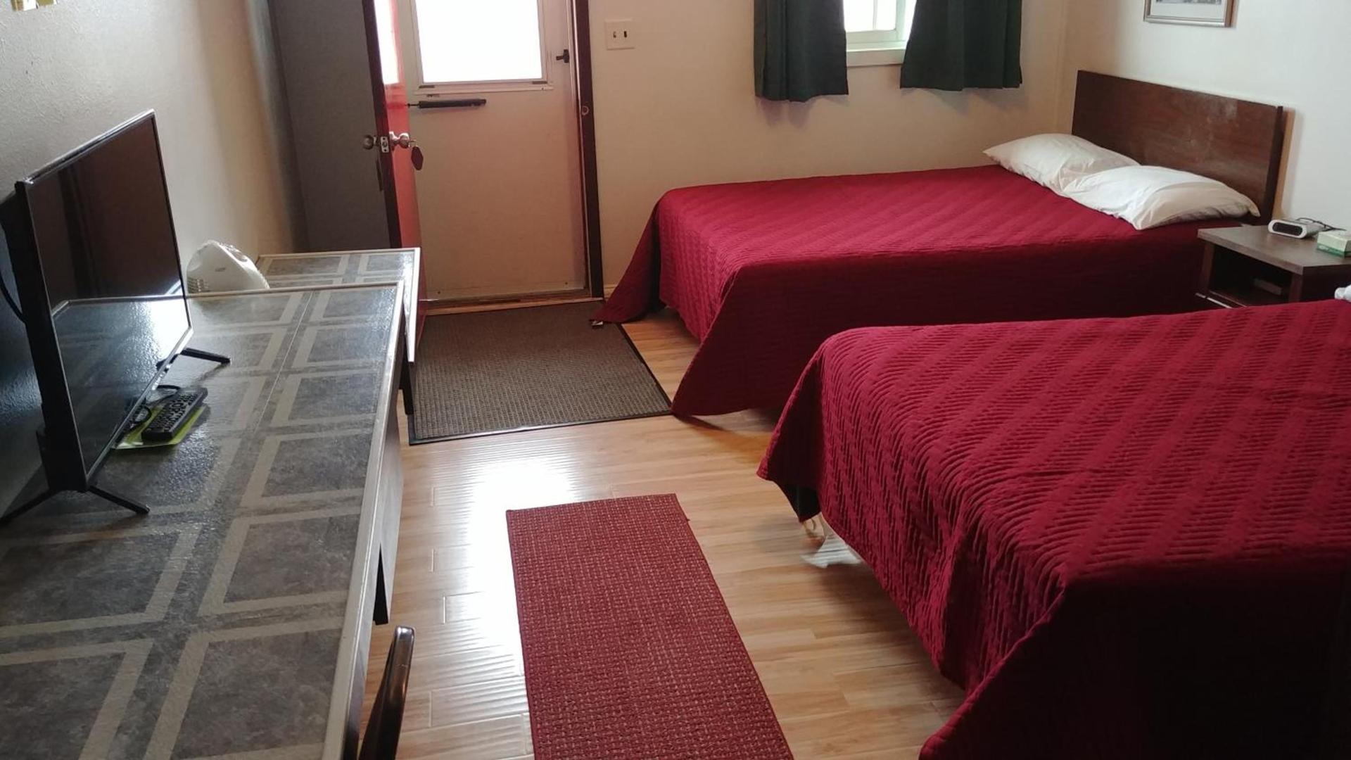 Falls Motel photo 11