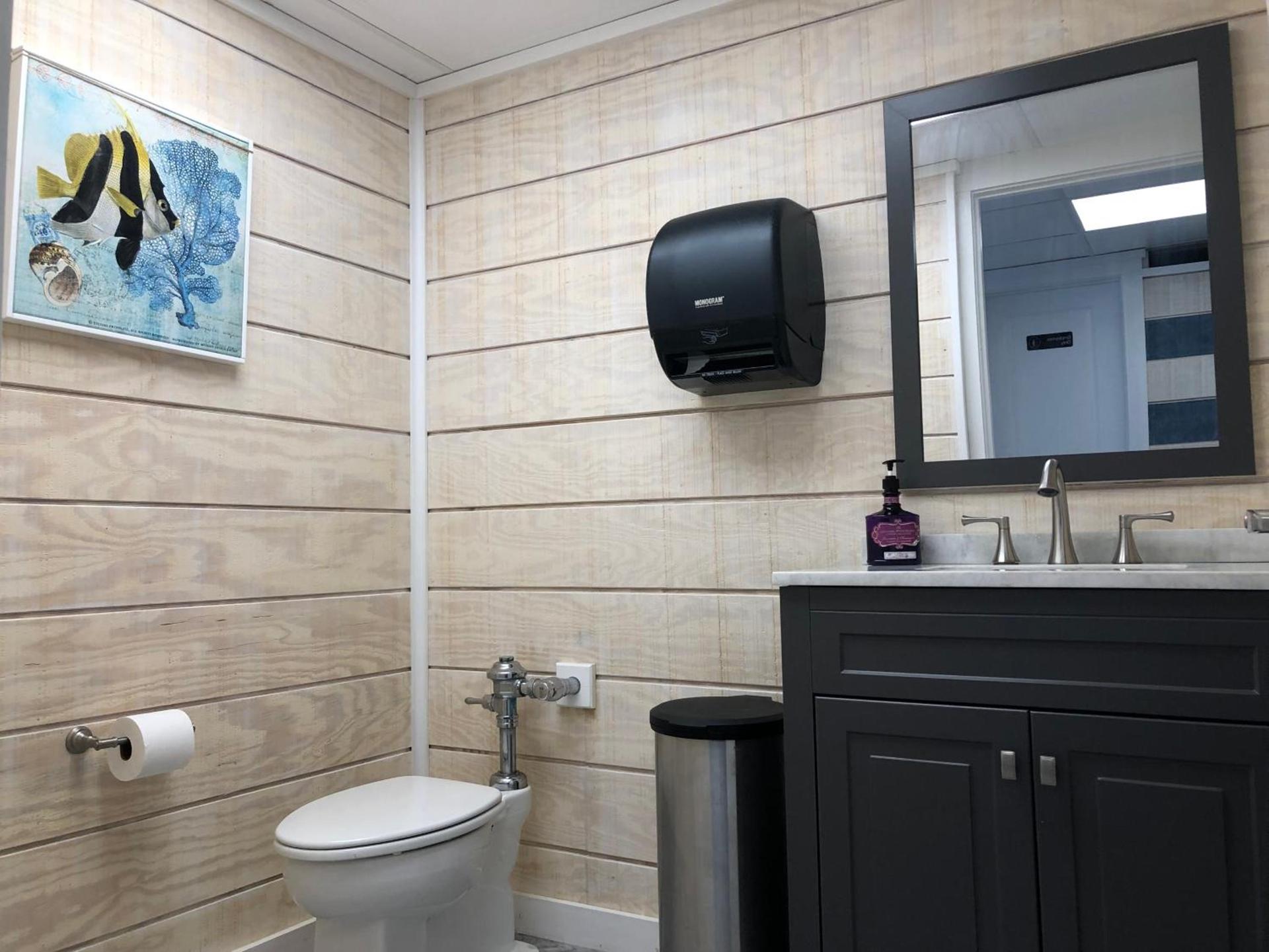 Hyannis Inn photo 18