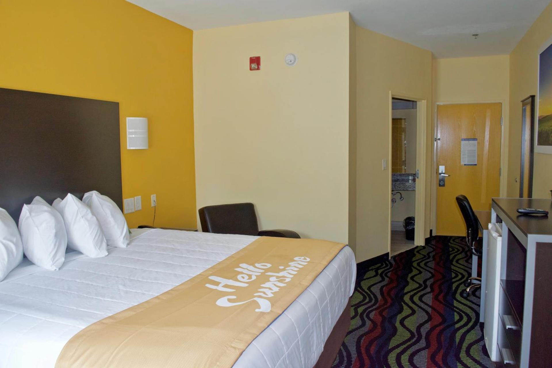 Days Inn & Suites by Wyndham Augusta Near Fort Eisenhower photo 8
