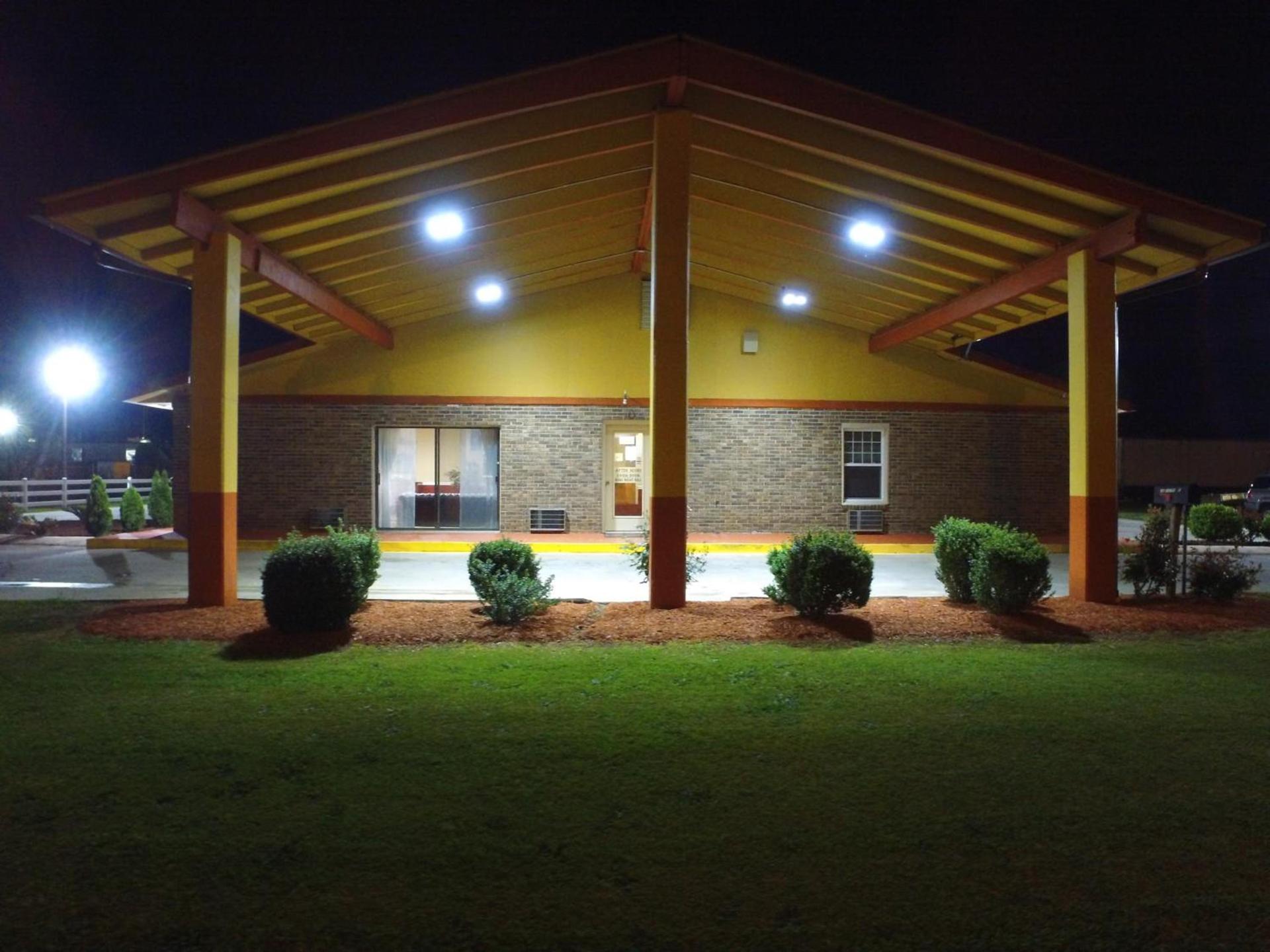 Cross Road Motel photo 3