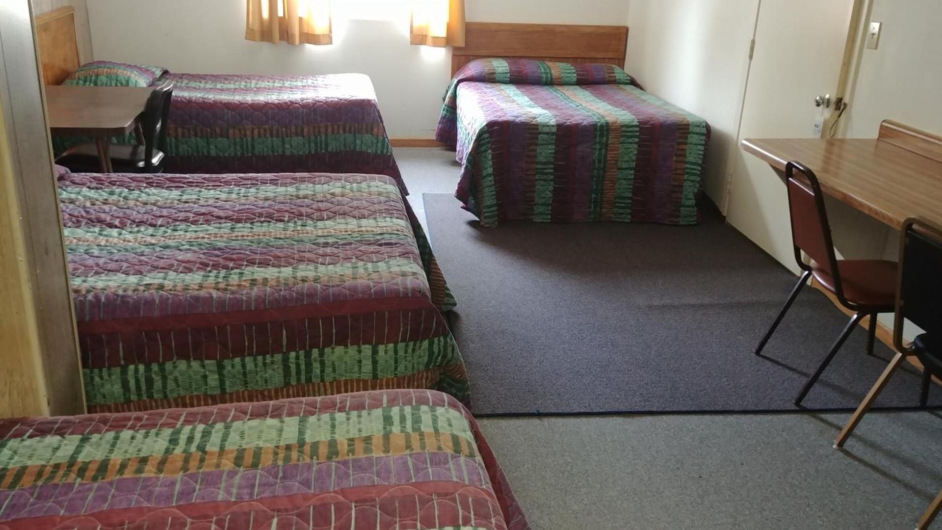 Falls Motel photo 7