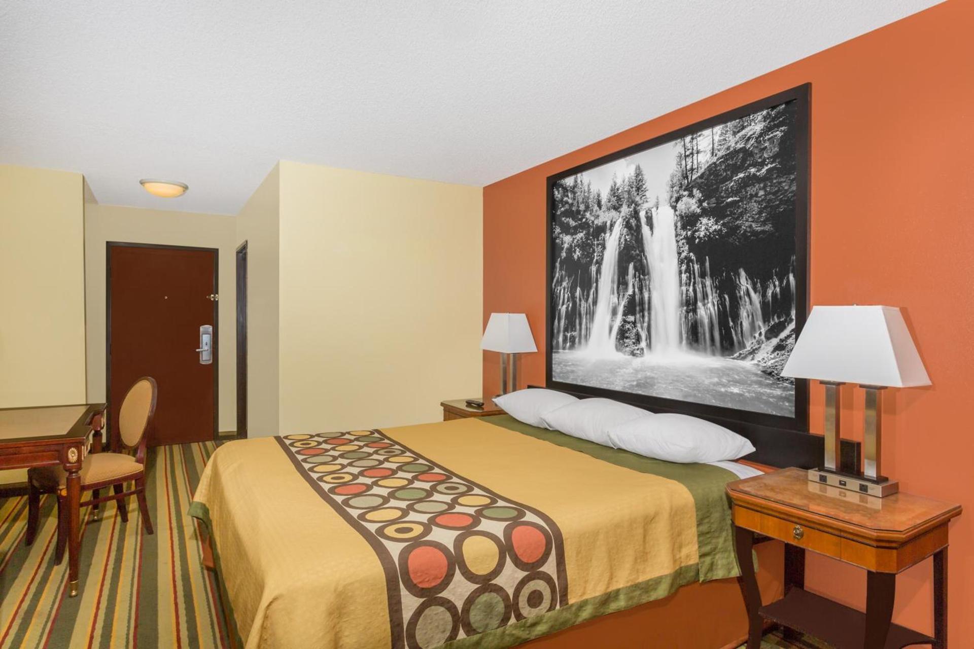 Super 8 by Wyndham Chico photo 26