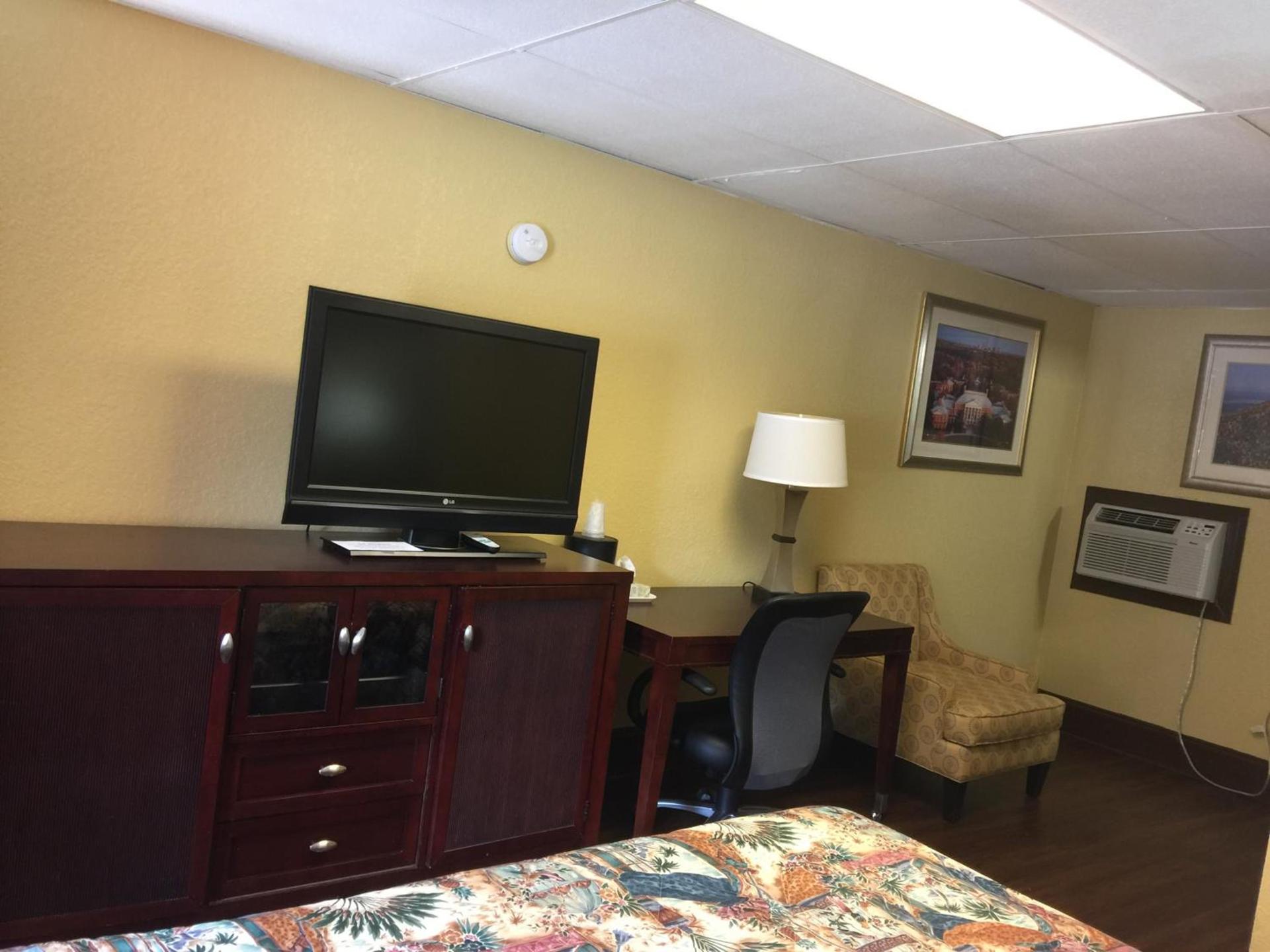 Americas Best Value Inn Stone Mountain Atlanta E photo 3